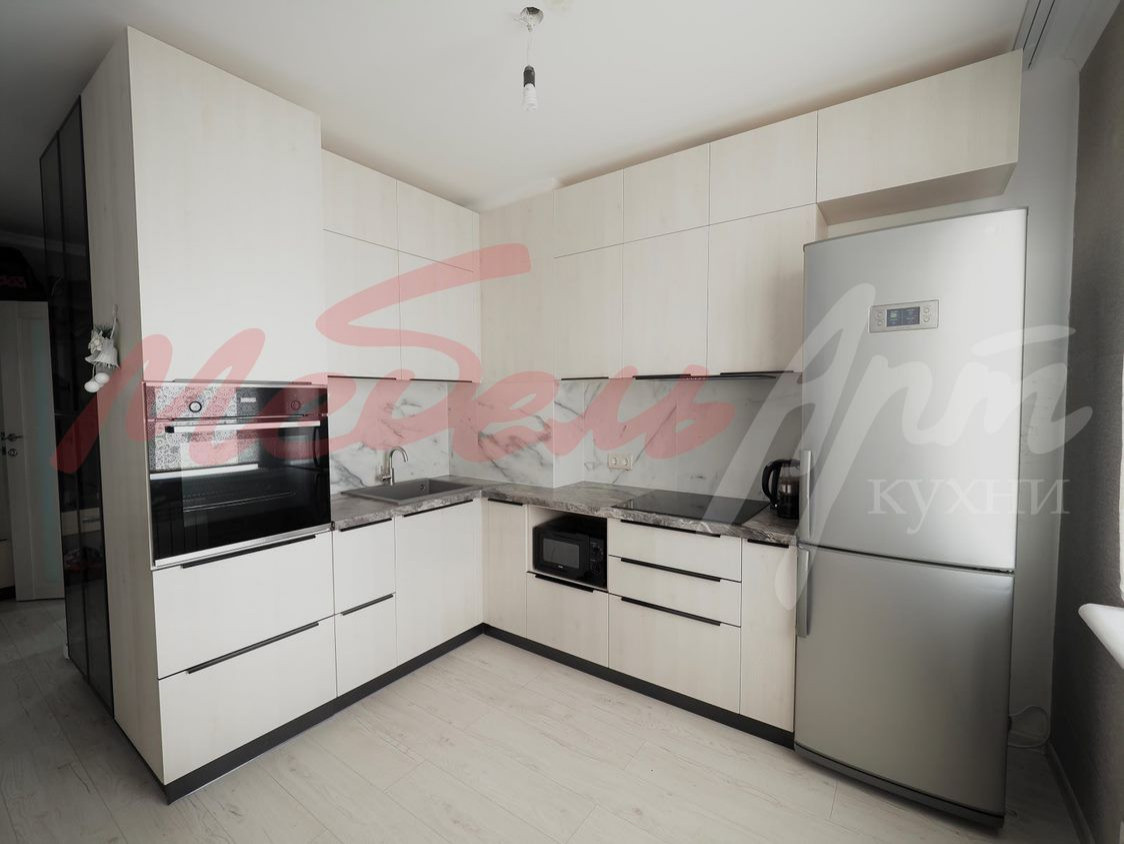 Кухонный гарнитур в современном стиле 28