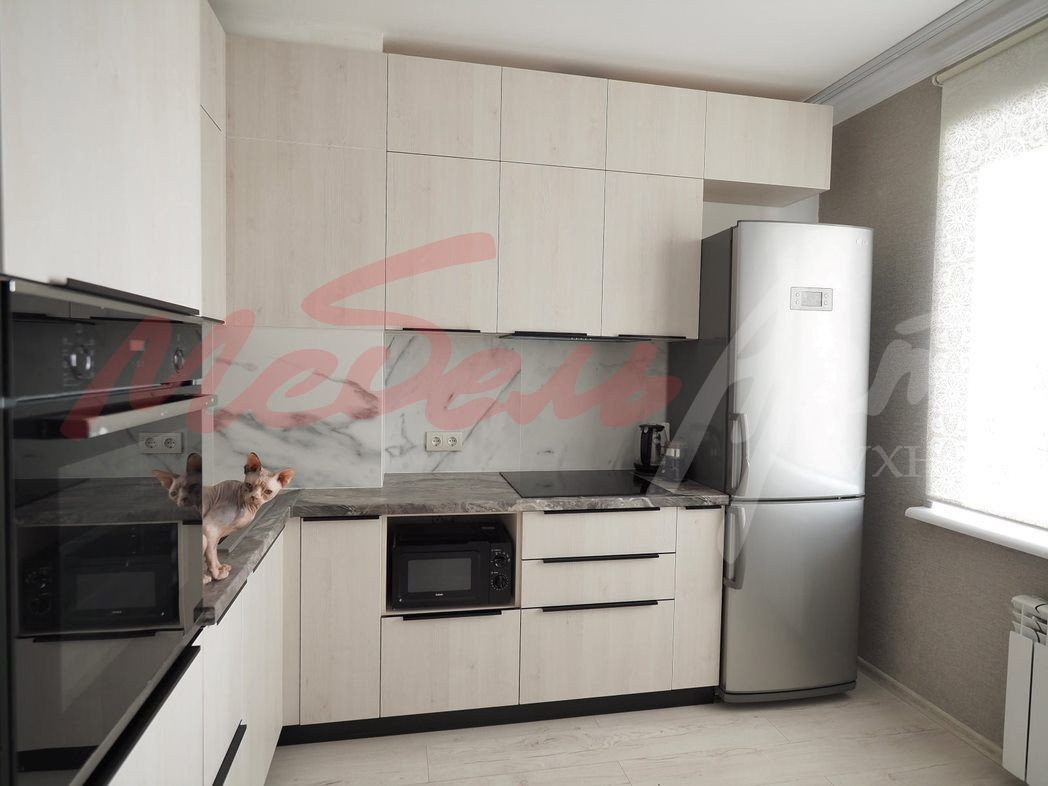 Кухонный гарнитур в современном стиле 28