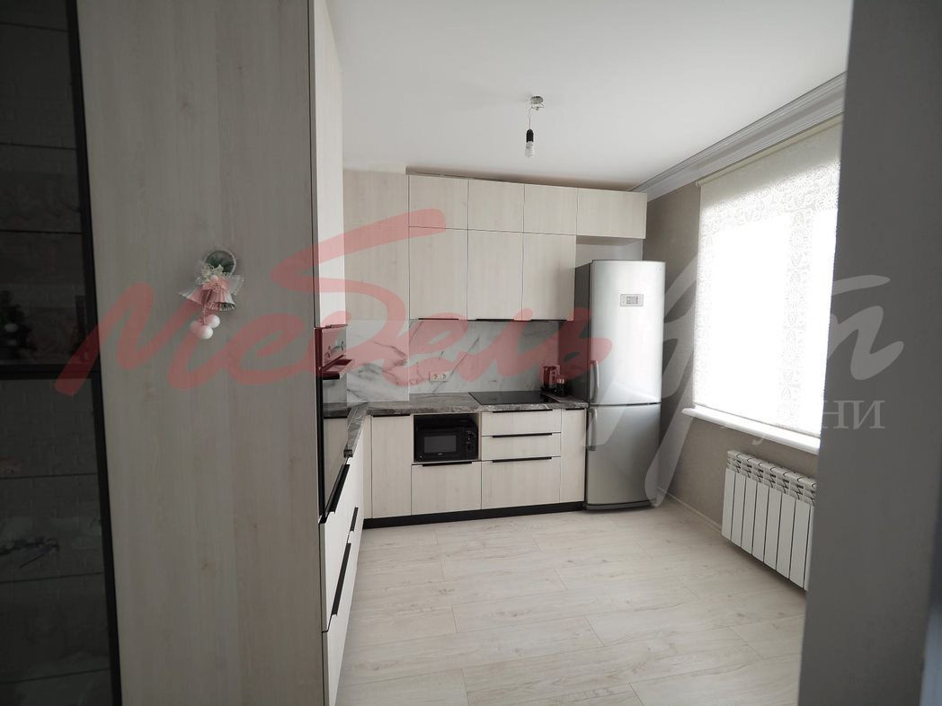 Кухонный гарнитур в современном стиле 28