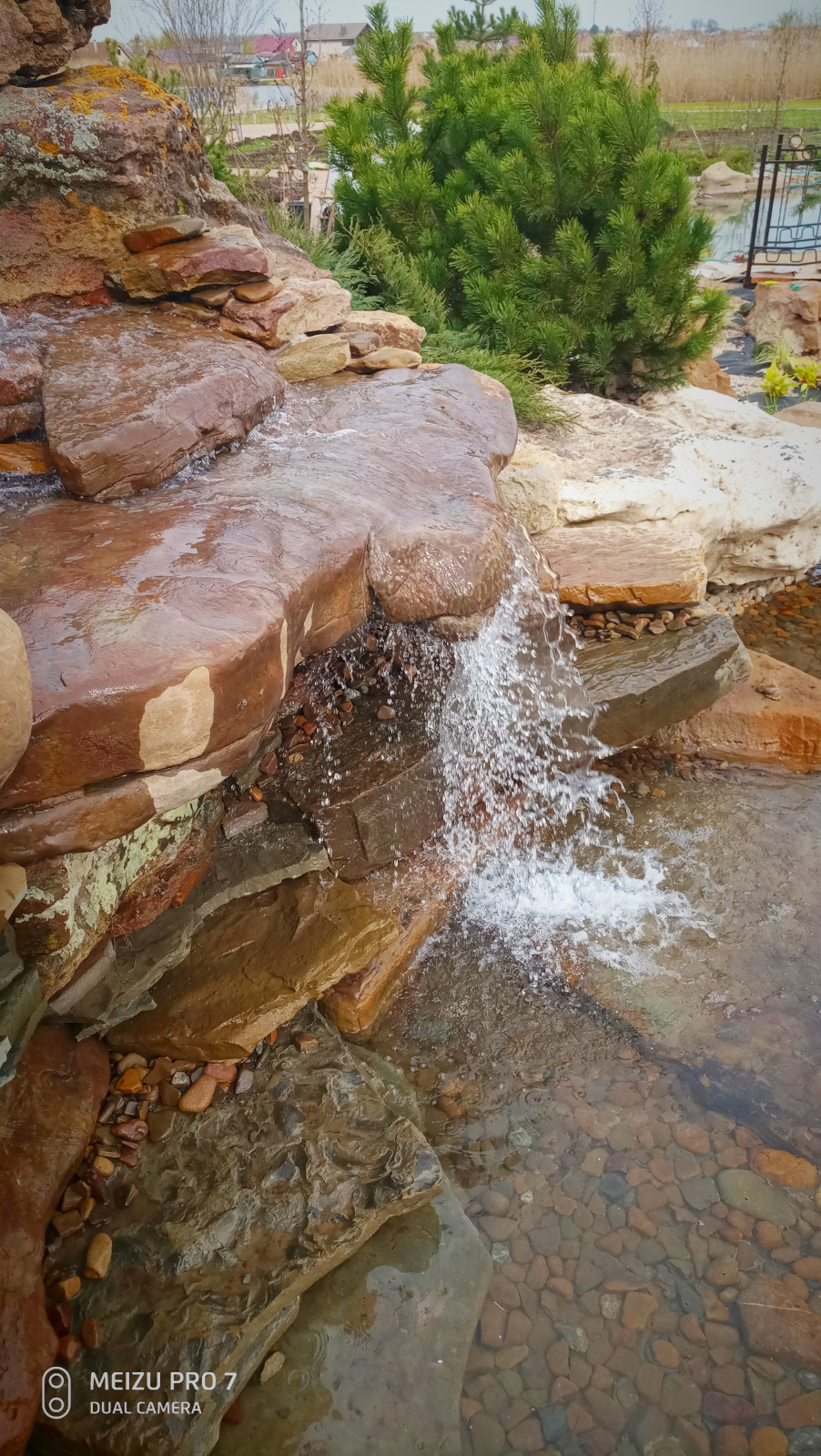 Альпинарий и водопад