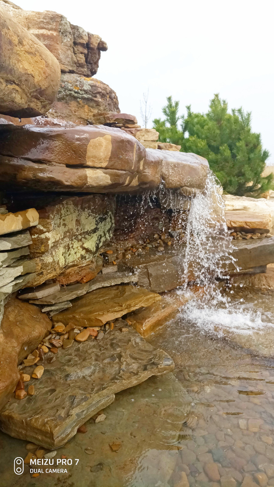 Альпинарий и водопад