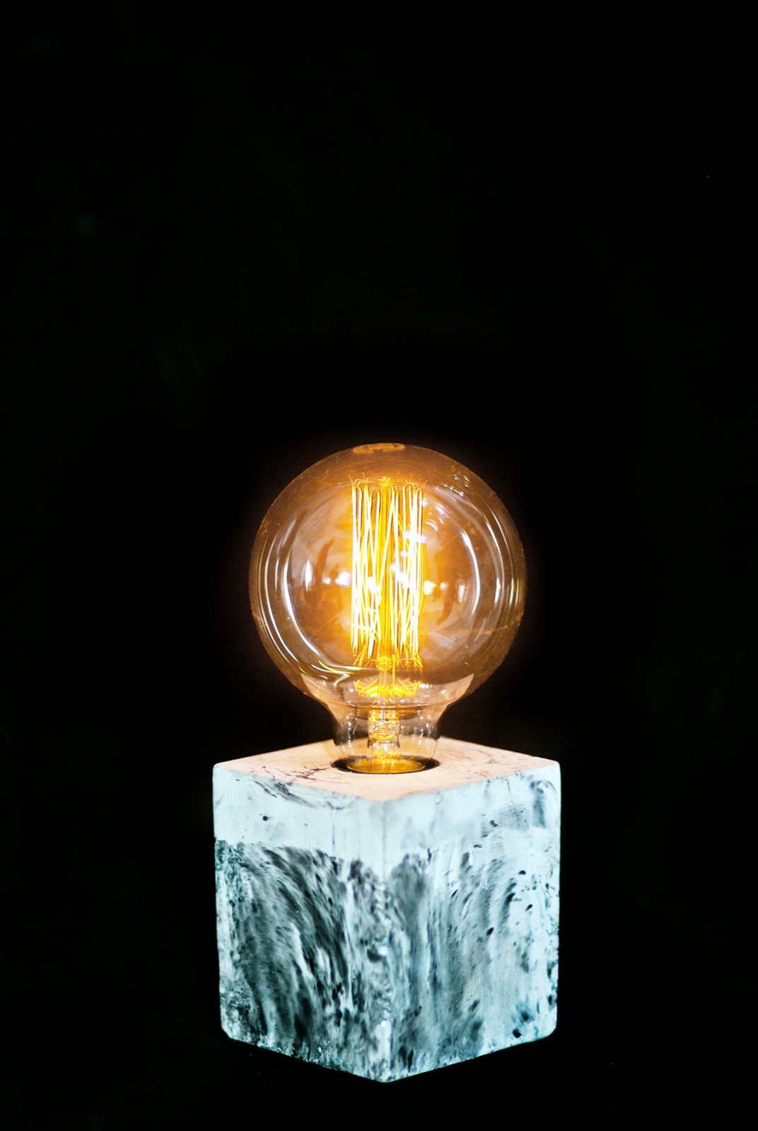 Бетонная мебель