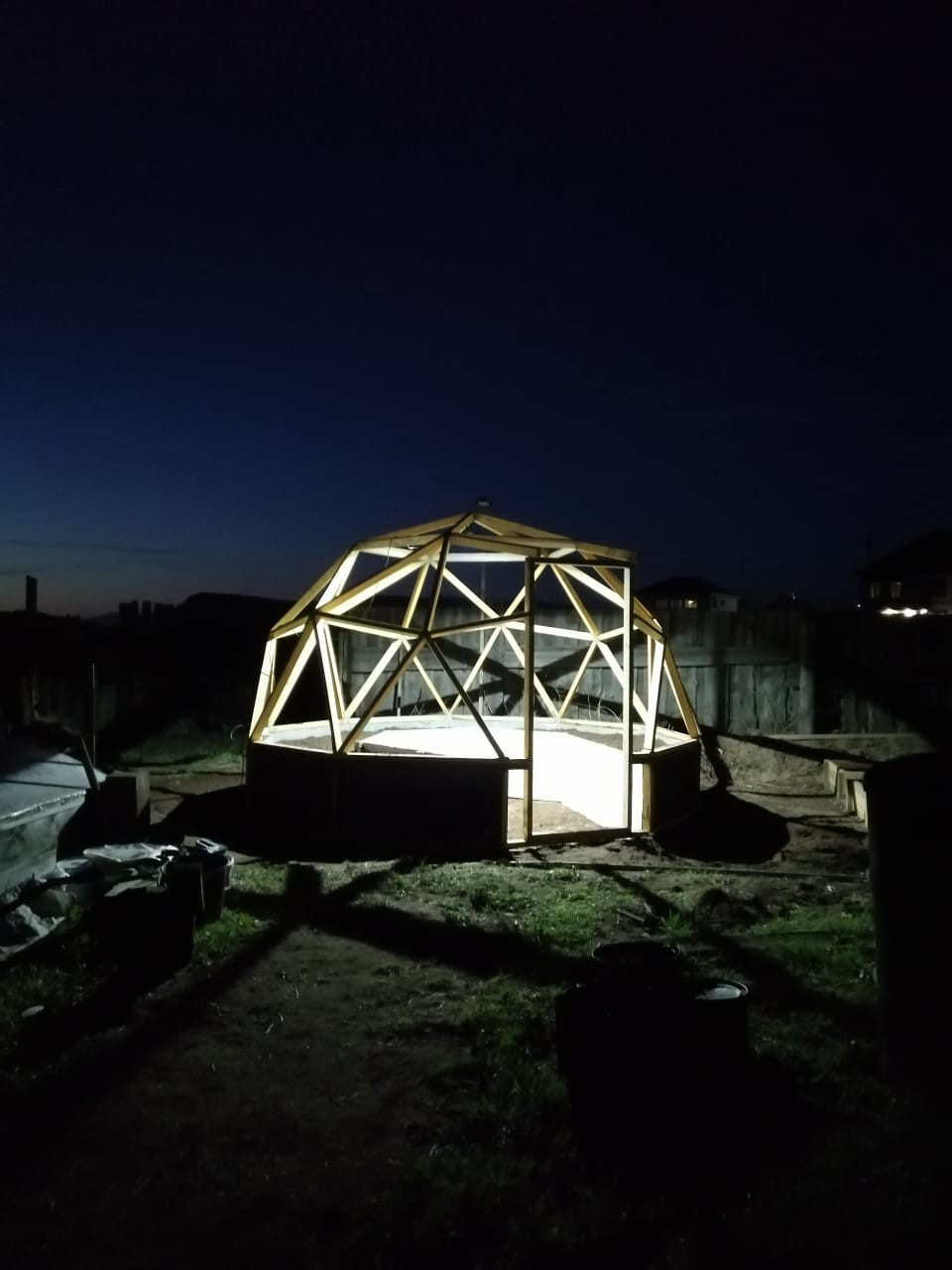 Теплица геодезическая полусфера