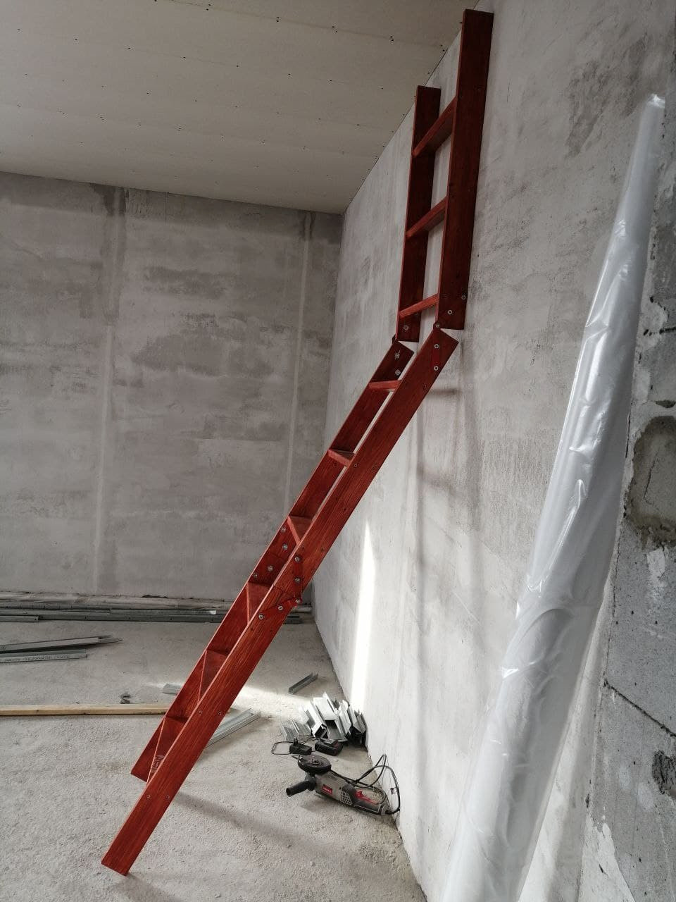 Обложка проекта: Лестница выдвижная