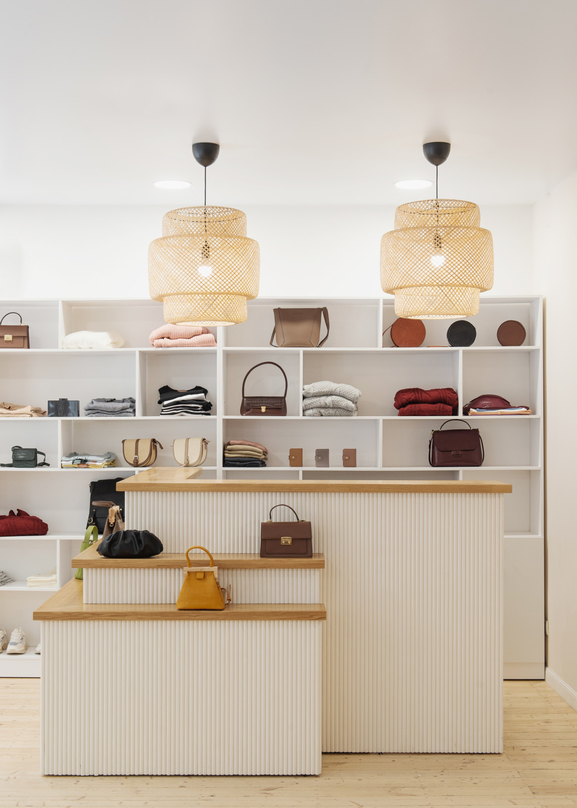 Магазин женской одежды "Hello Sister"