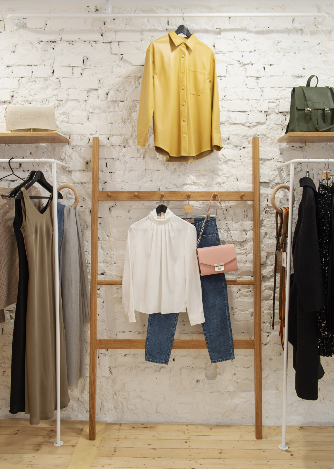 Магазин женской одежды "Hello Sister"