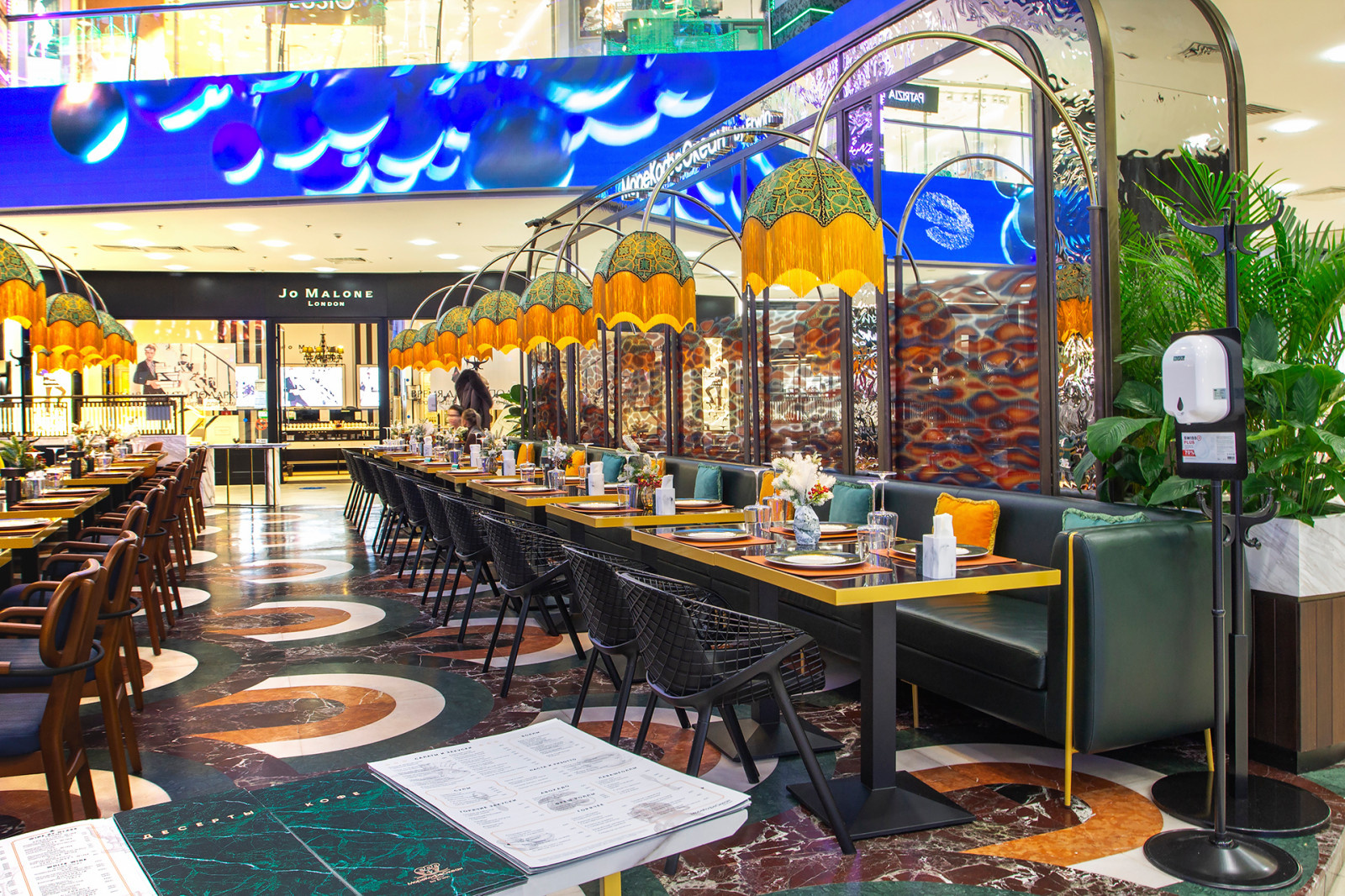 Площадь Киевского Вокзала, д. 2, ТРЦ Европейский, 1 этаж, Атриум Москва