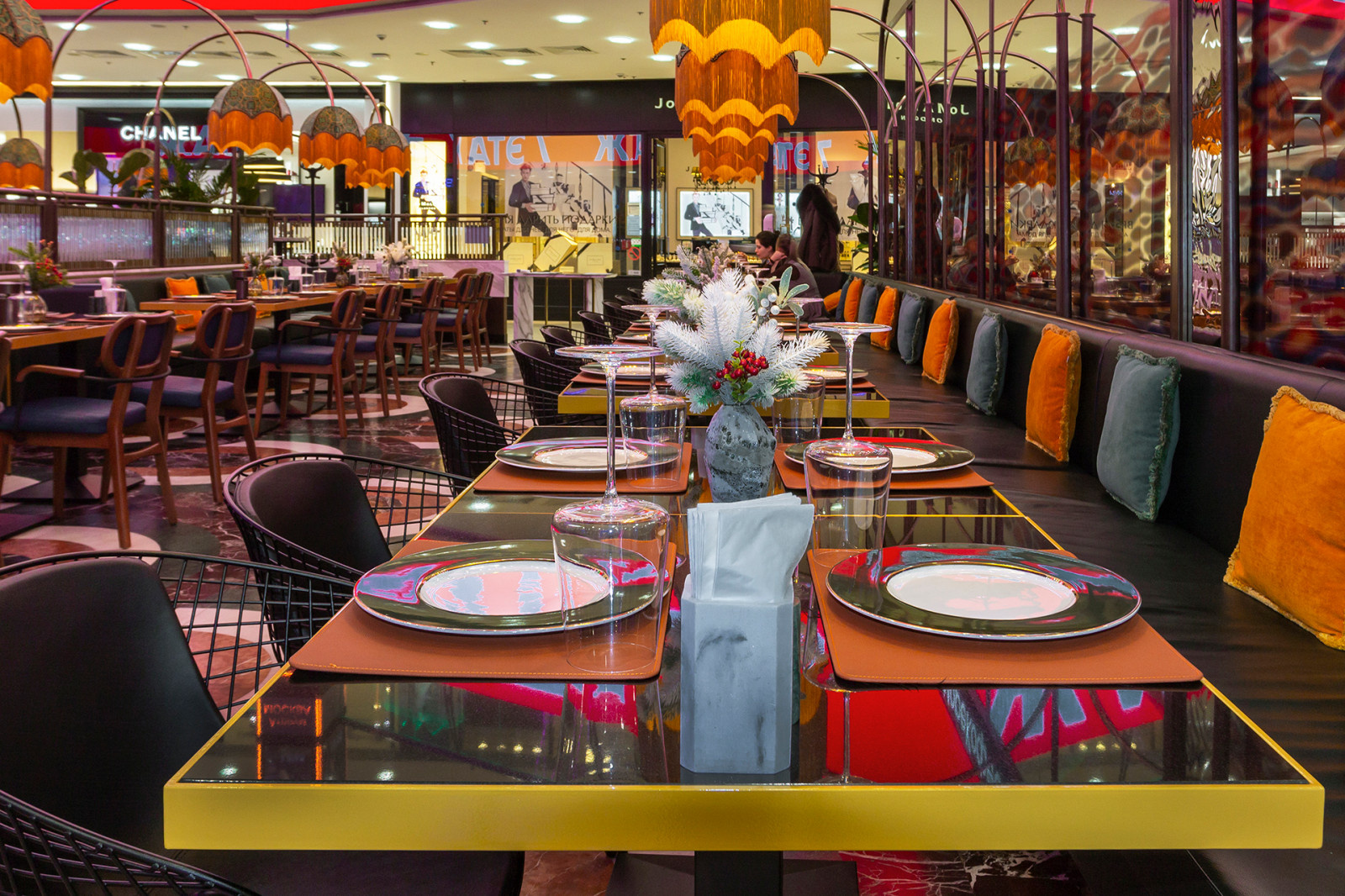 Площадь Киевского Вокзала, д. 2, ТРЦ Европейский, 1 этаж, Атриум Москва