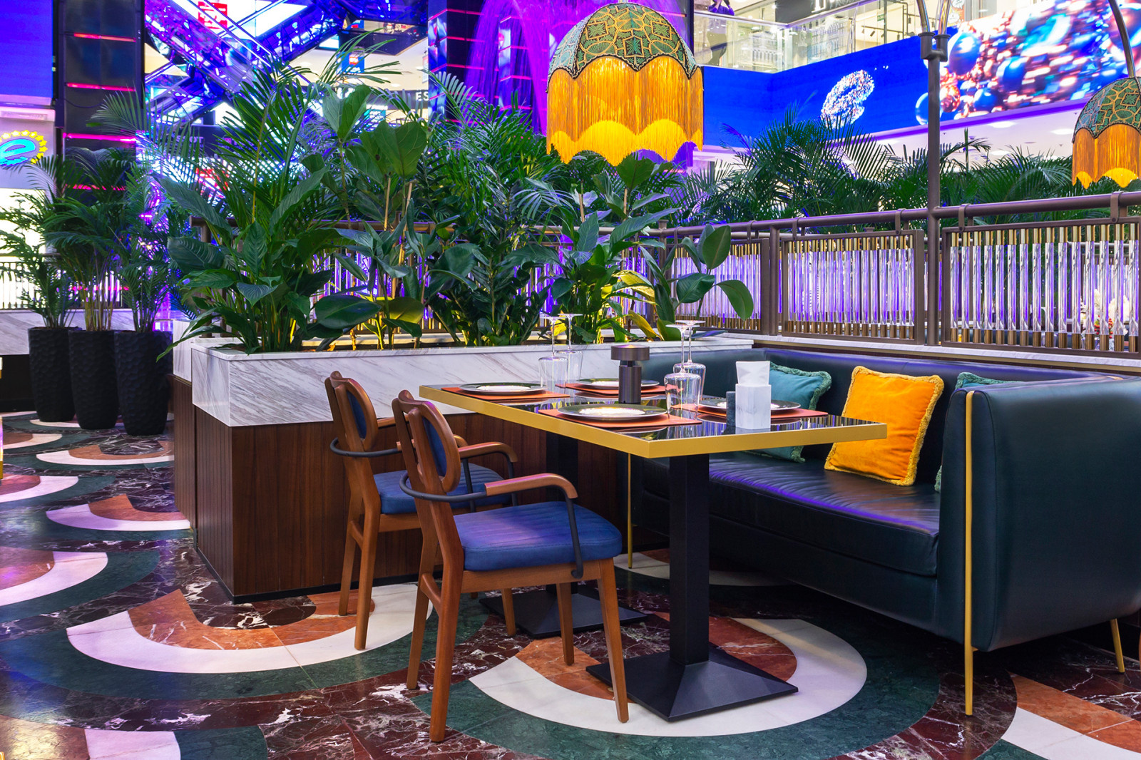 Площадь Киевского Вокзала, д. 2, ТРЦ Европейский, 1 этаж, Атриум Москва