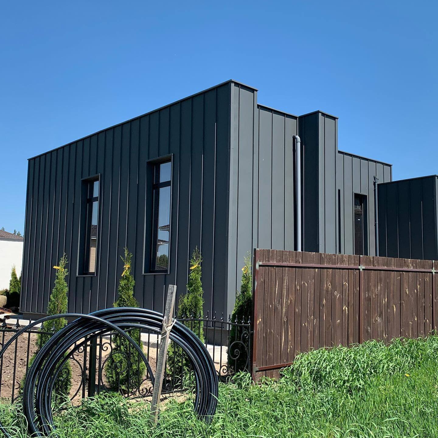 Дизайн фасадов в поселке Снегири