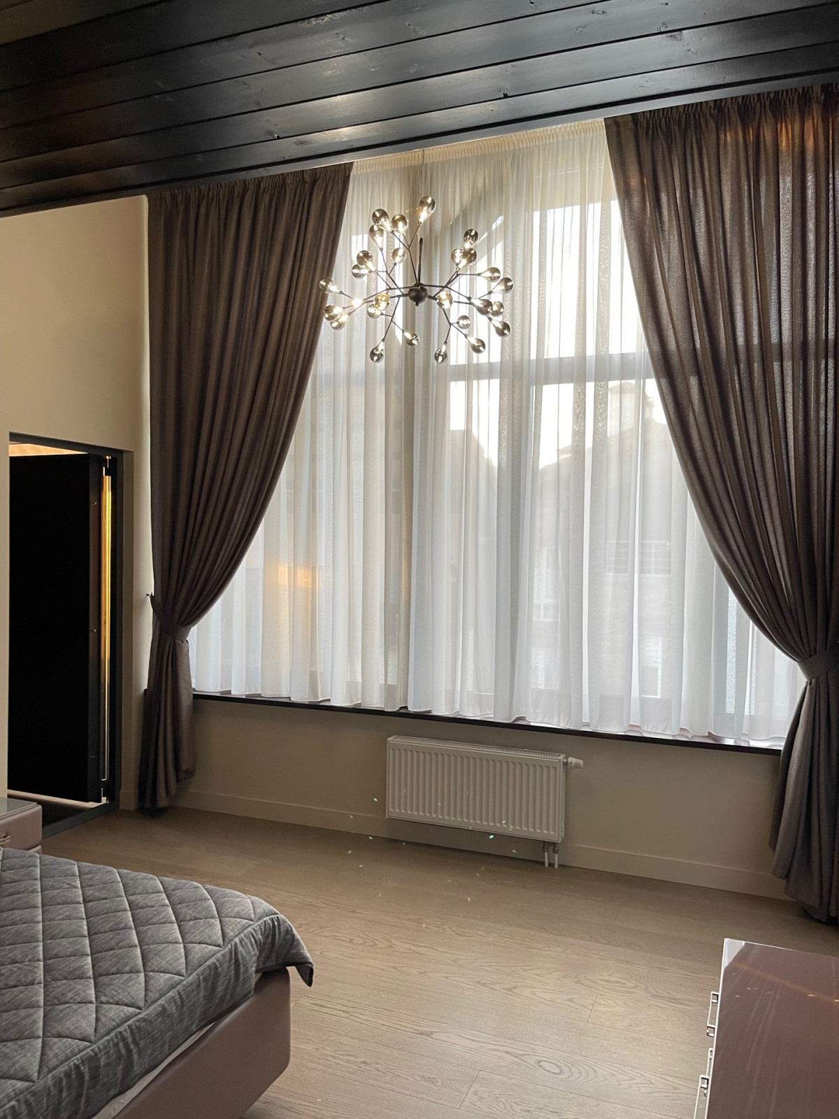 Спальни в проекте жилого дома на побережье, в г. Геленджике