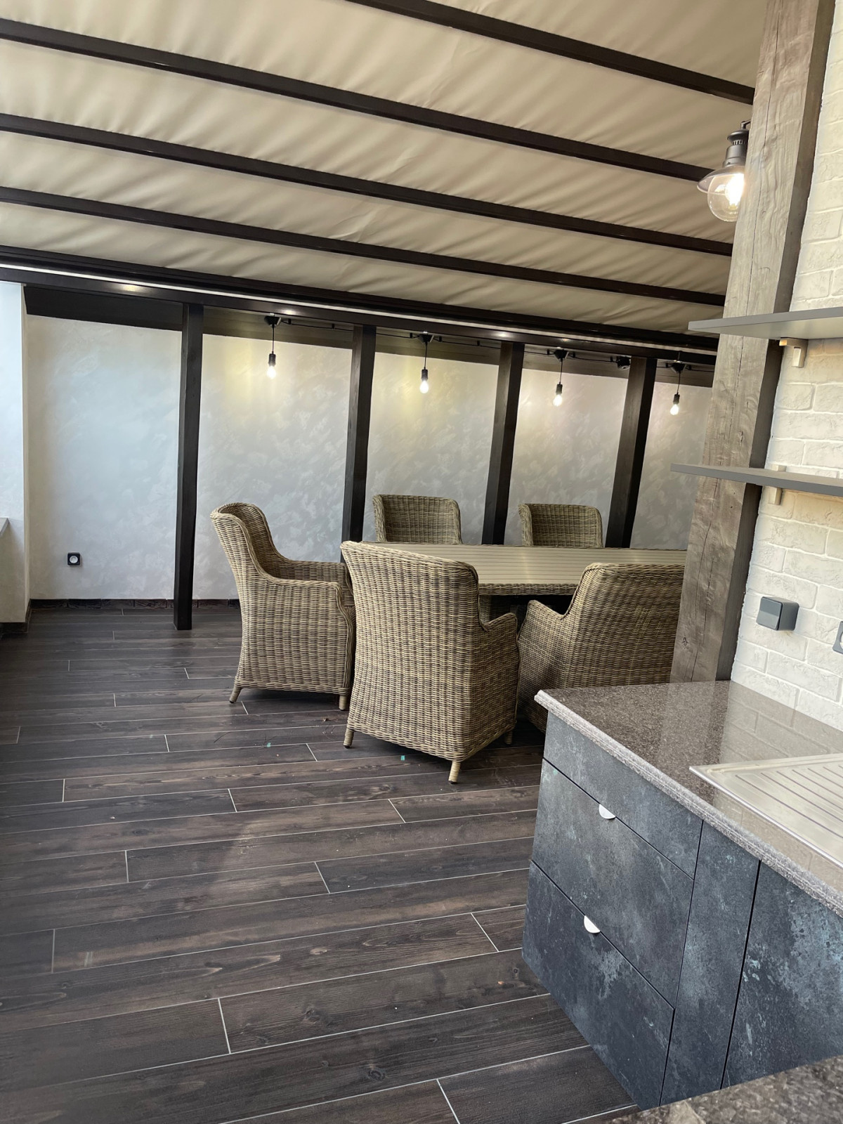 терраса на крыше жилого дома в г. Геленджике