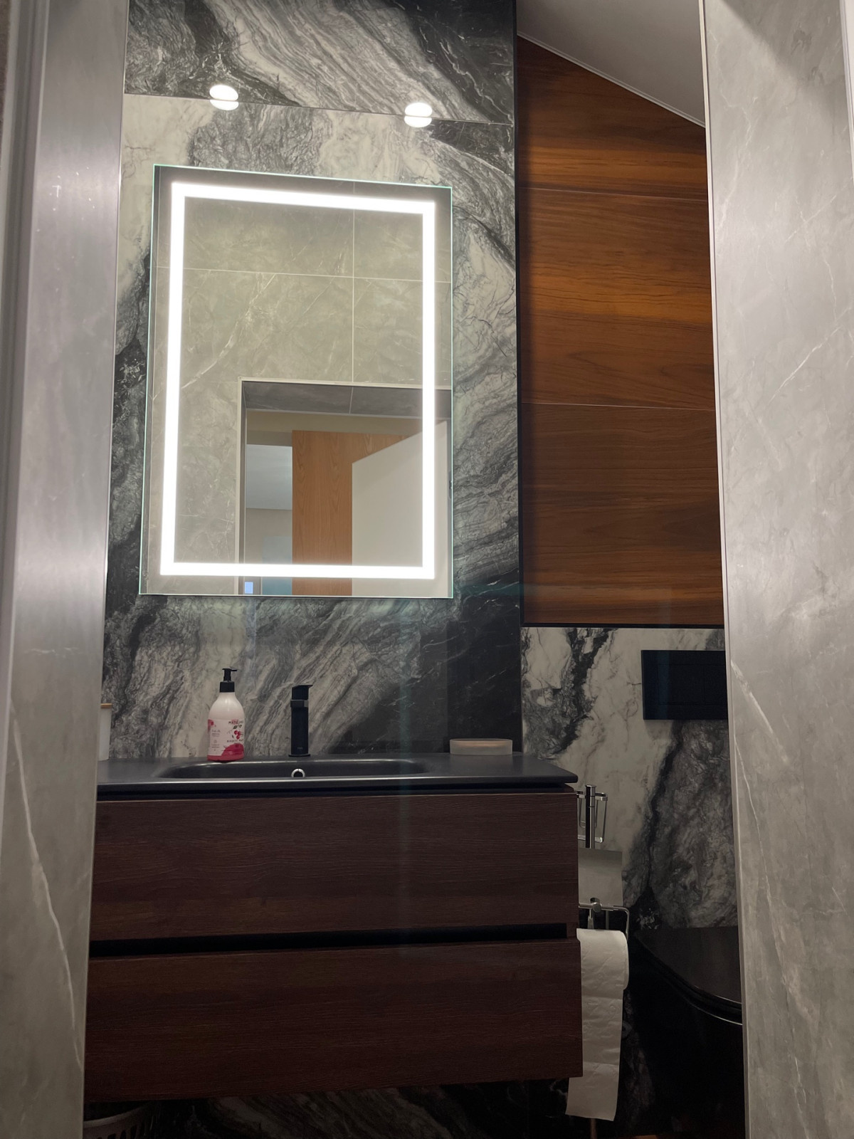 Санузлы в жилом доме на побережье, г, Геленджик