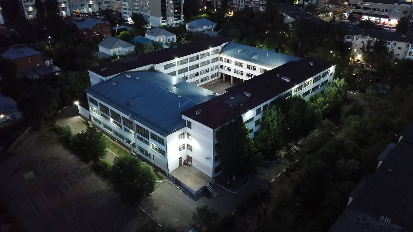 Outdoor lighting of the school