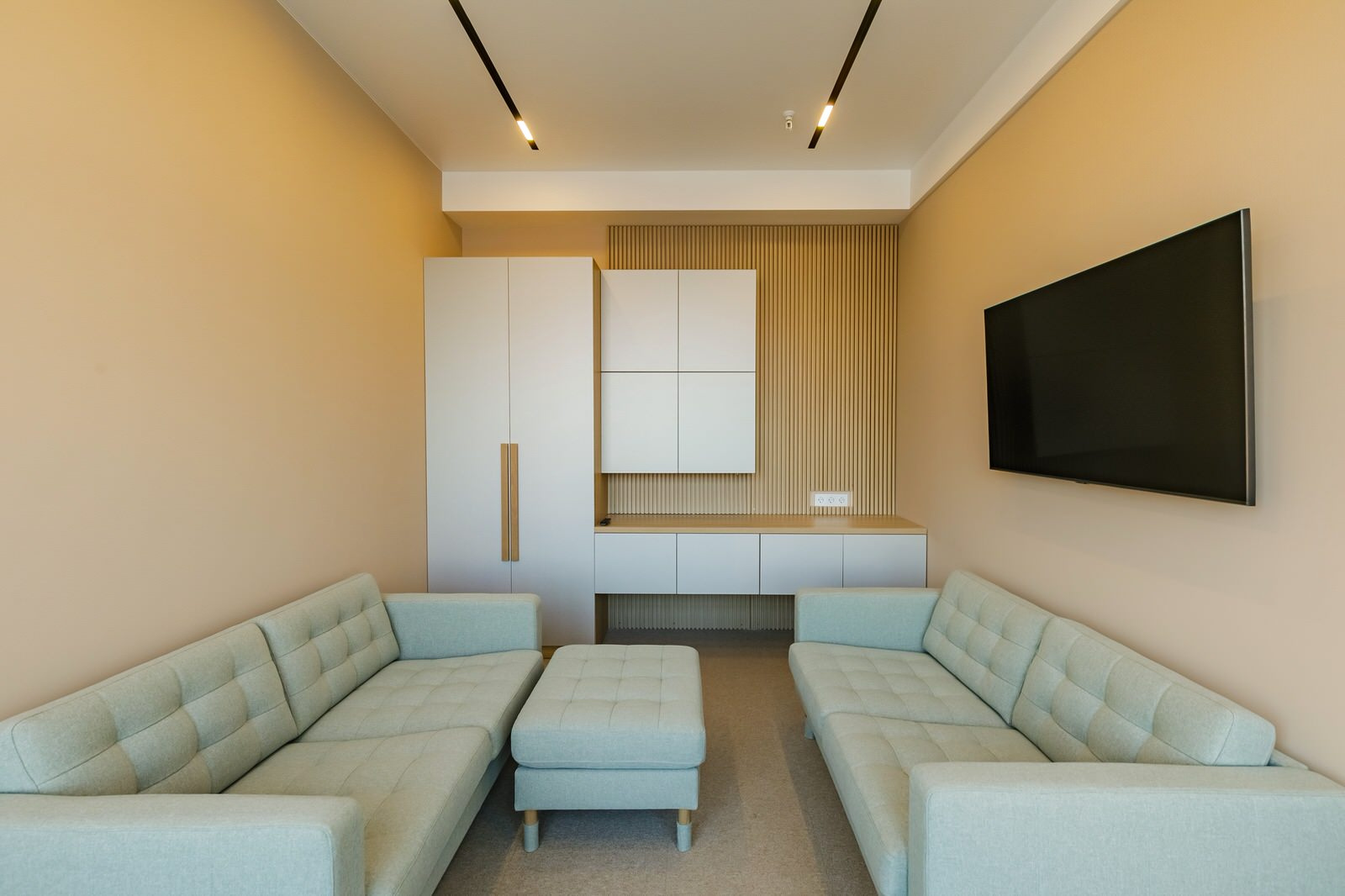 Офис для работы по любви