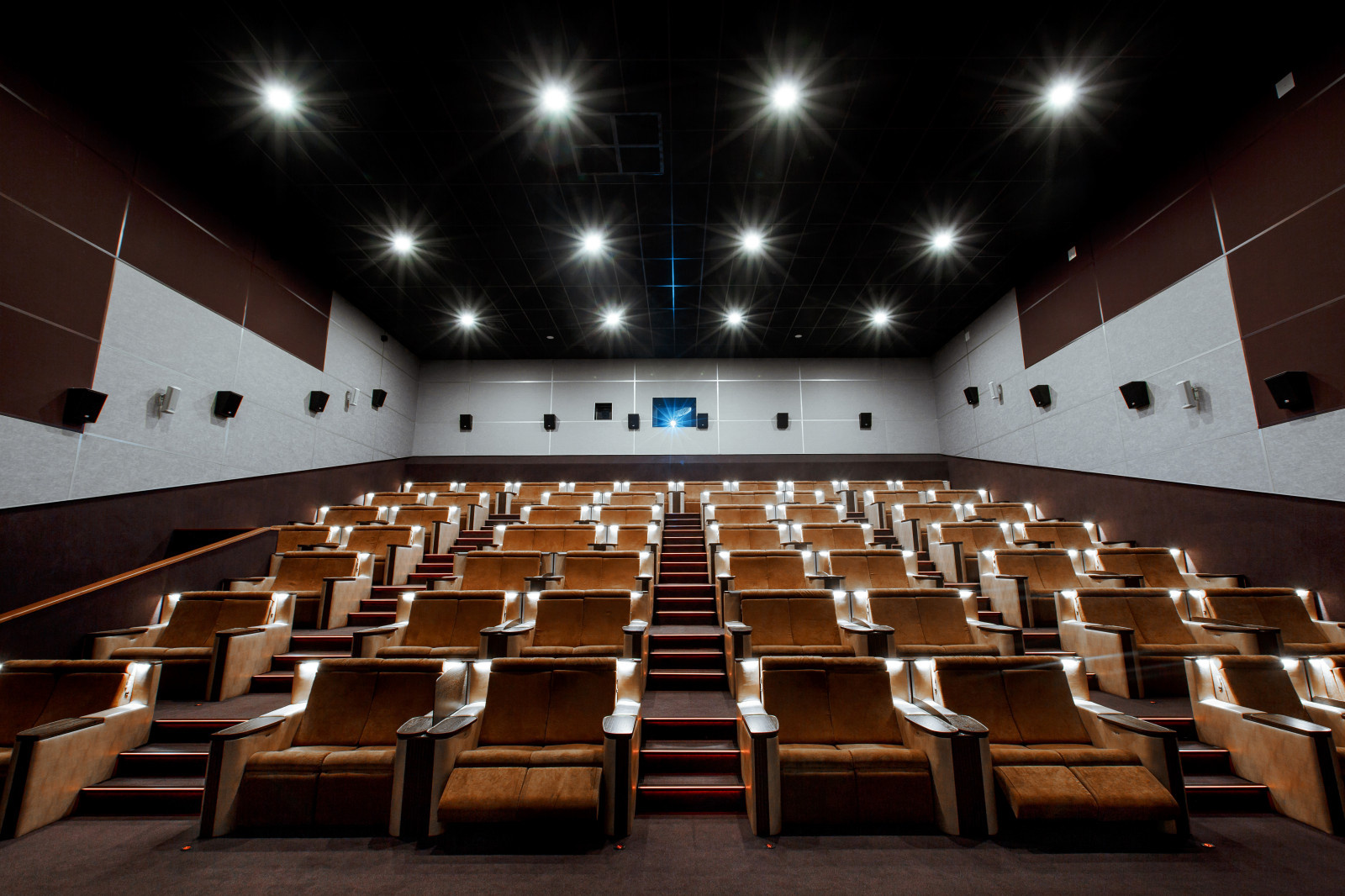 Кинозалы Мираж Синема ТЦ "Европолис"