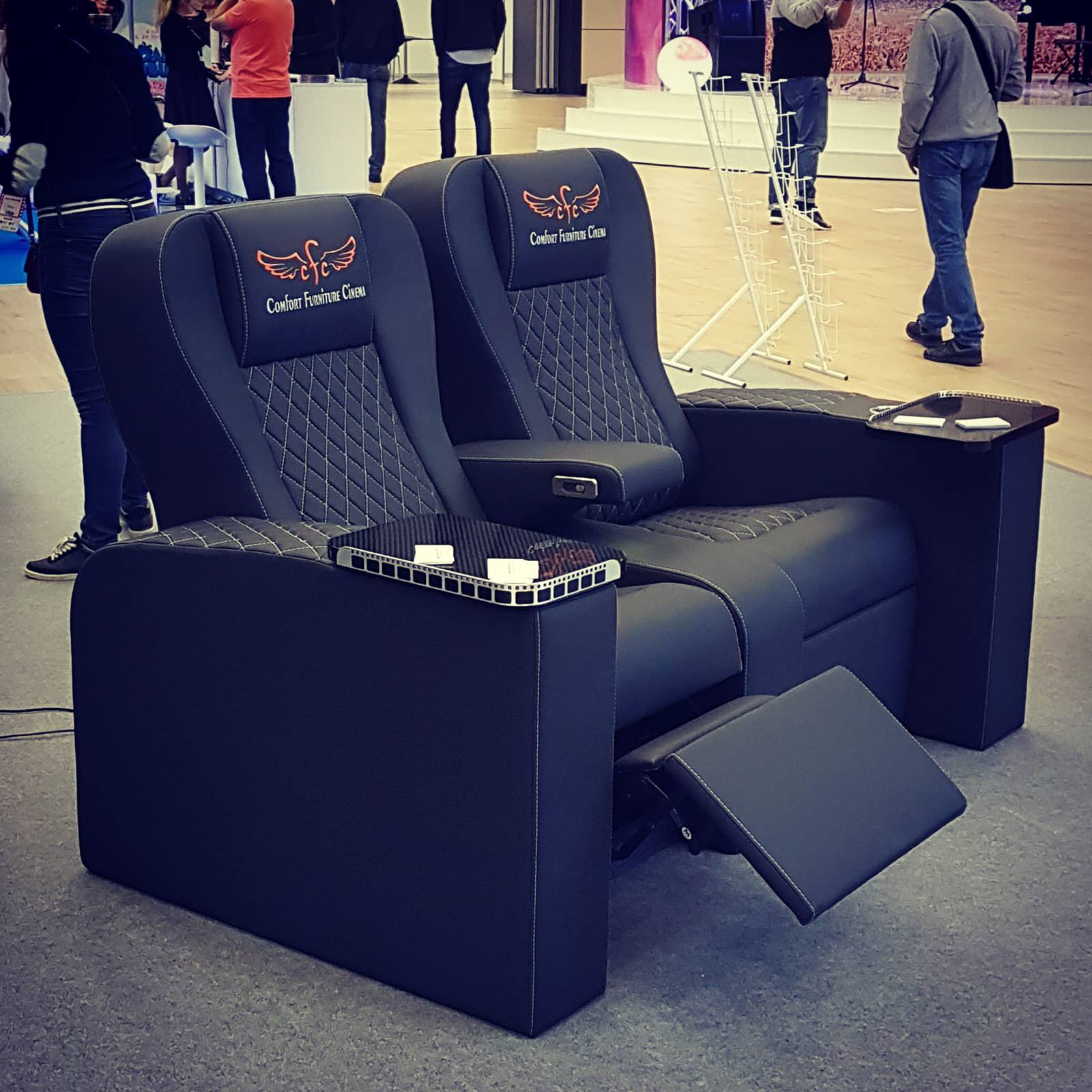 Кино Выставка "Ленэкспо"