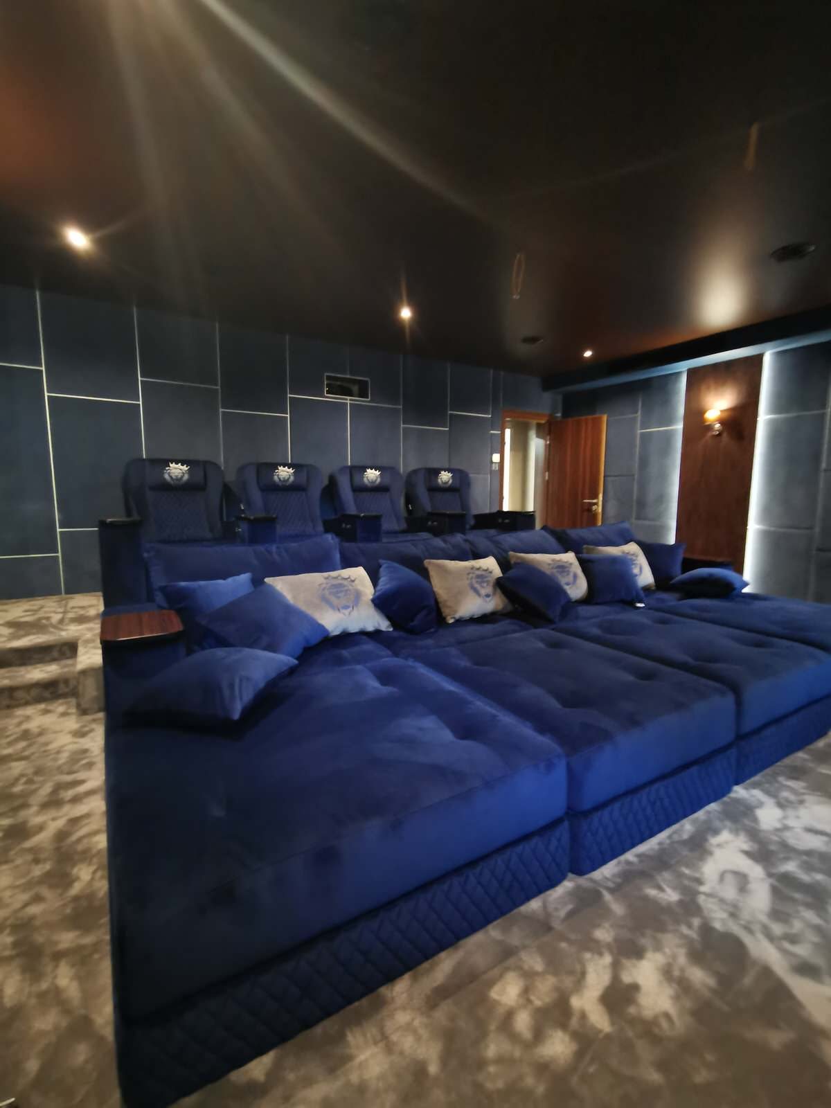 Домашний кинотеатр в загородный дом