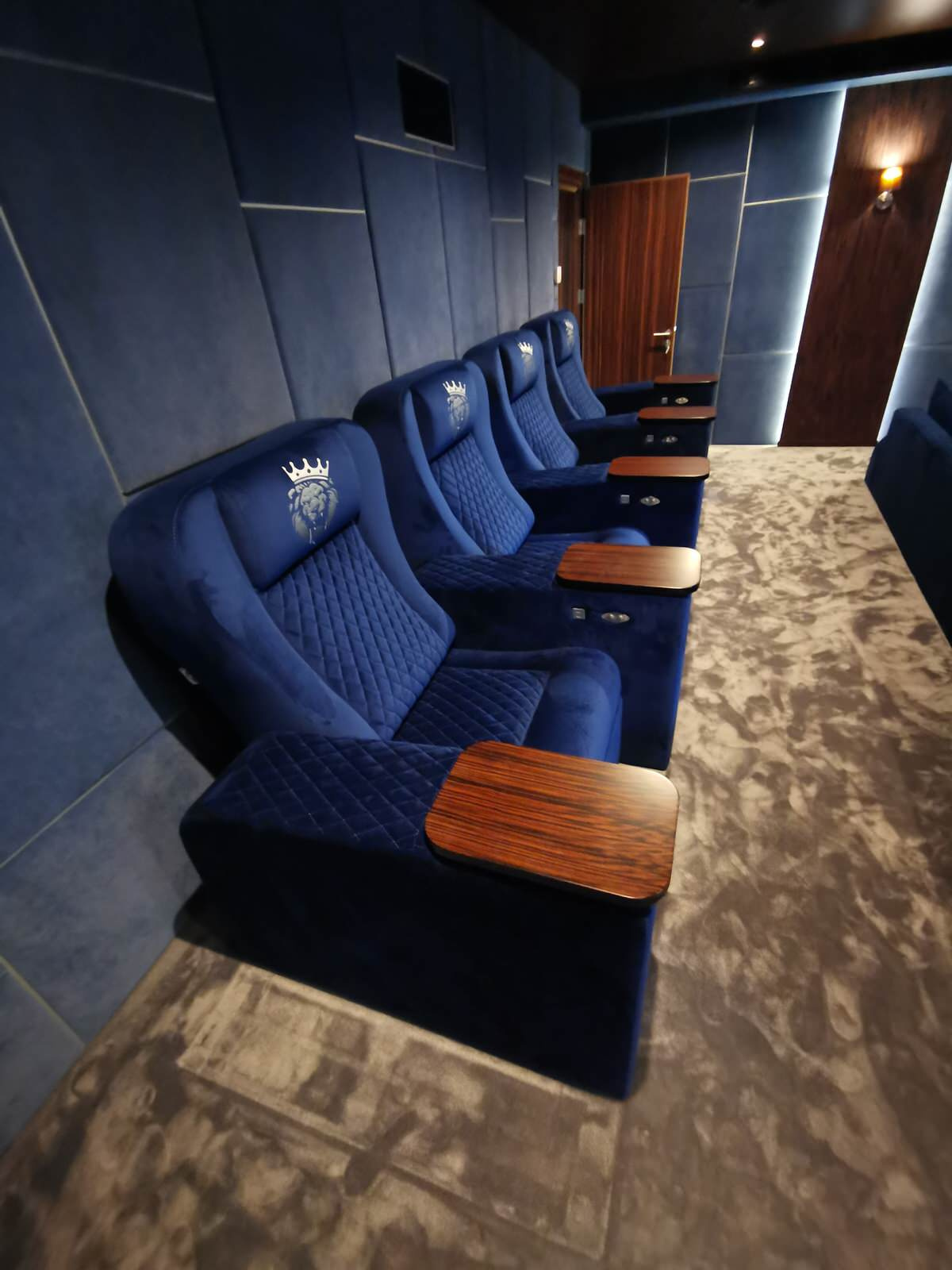 Домашний кинотеатр в загородный дом