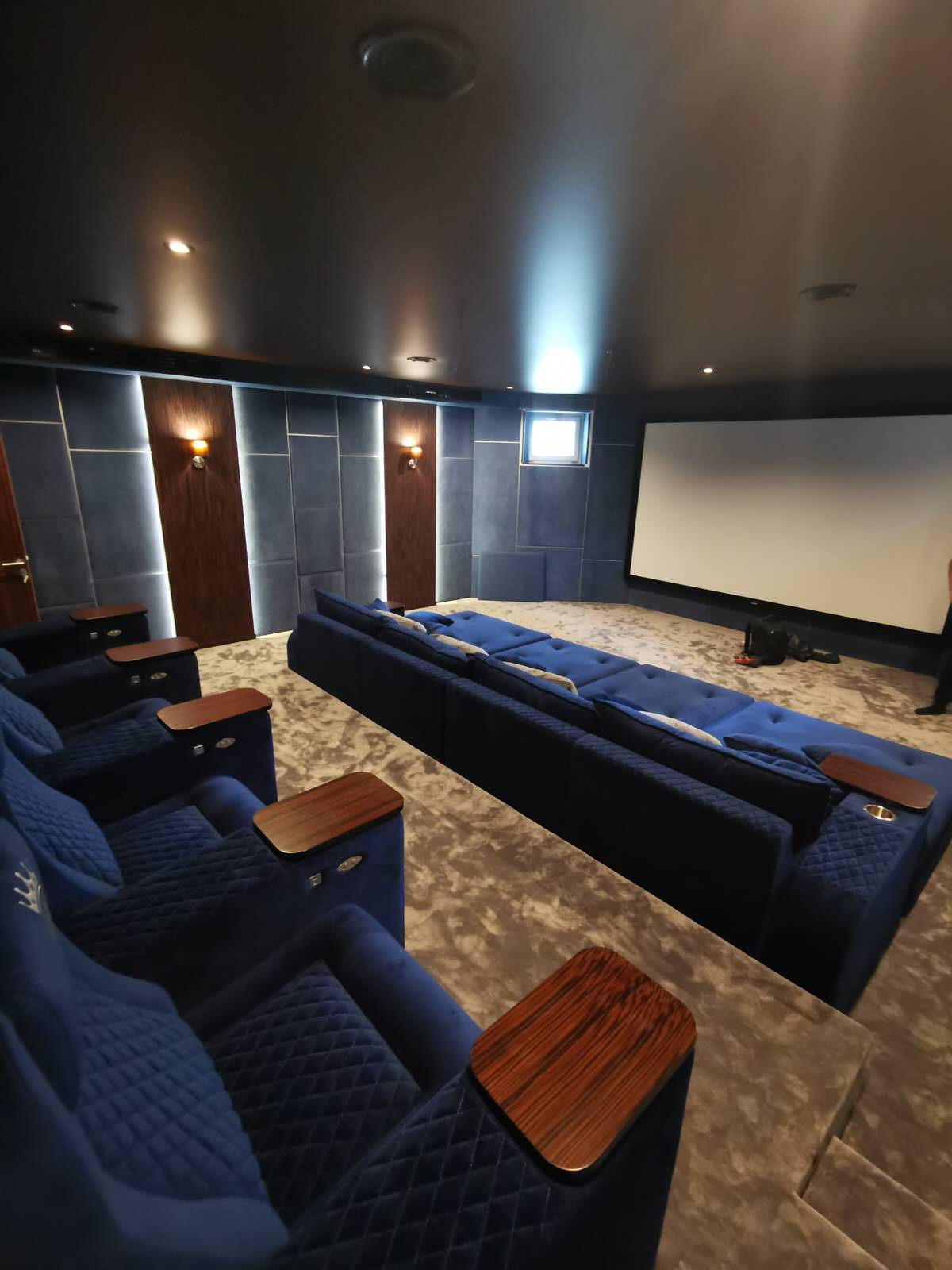 Домашний кинотеатр в загородный дом