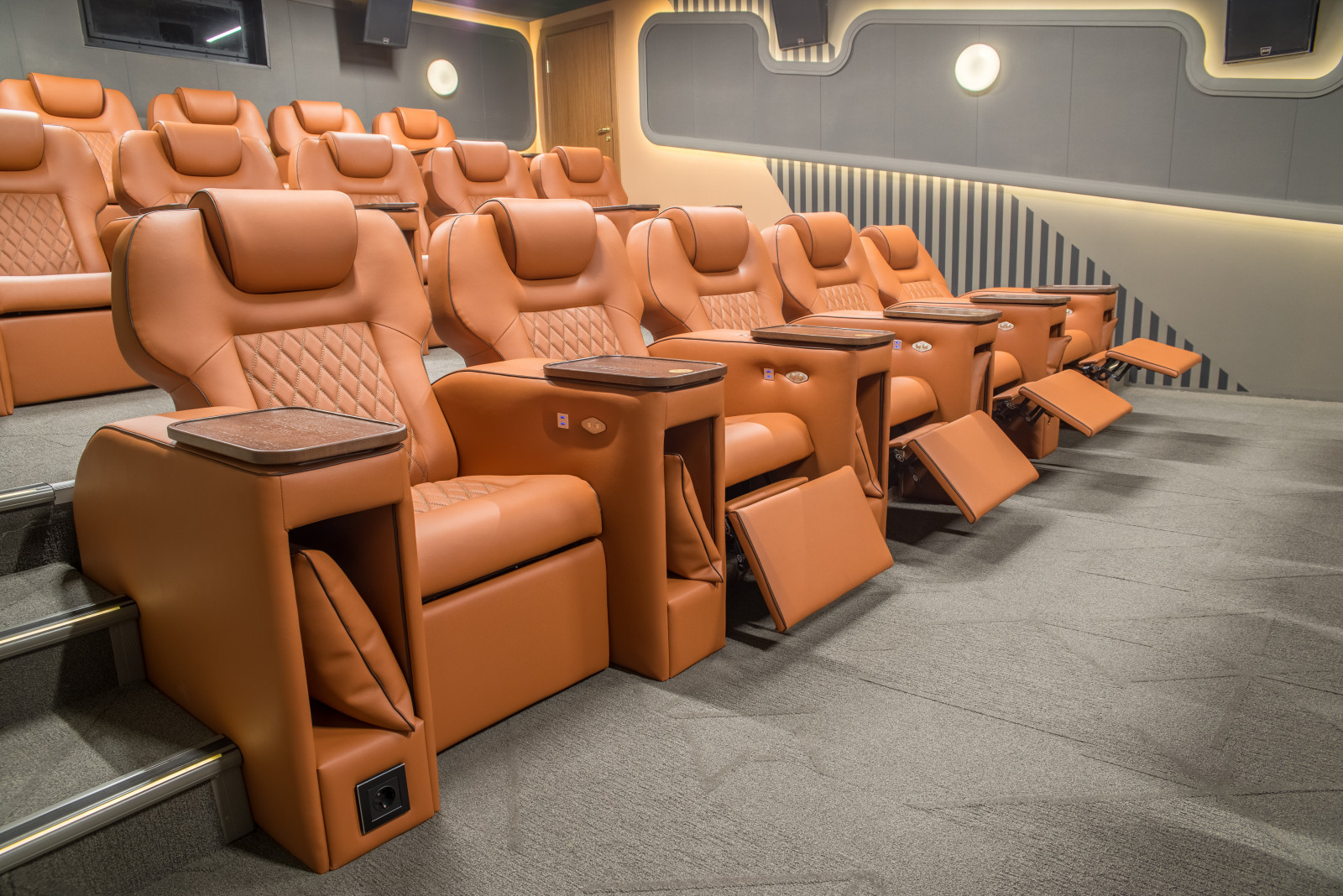 Кинозал Cinema Grand Palace