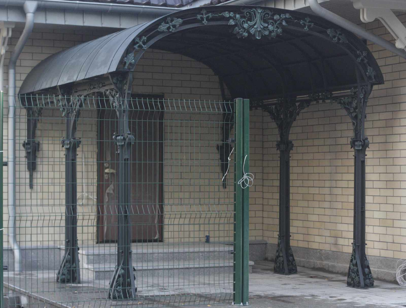 Кованые козырьки, навесы