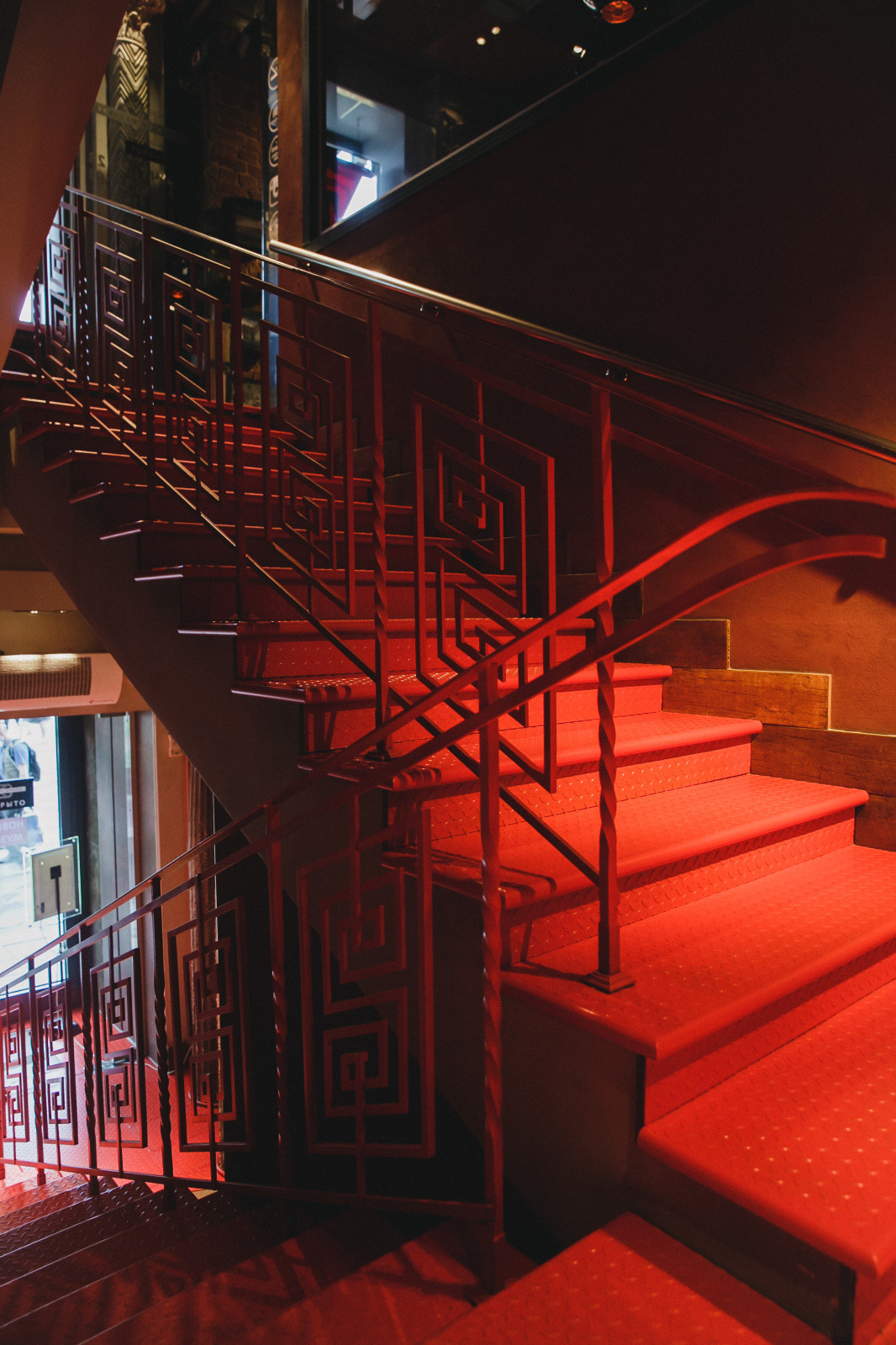 Лестницы из металла