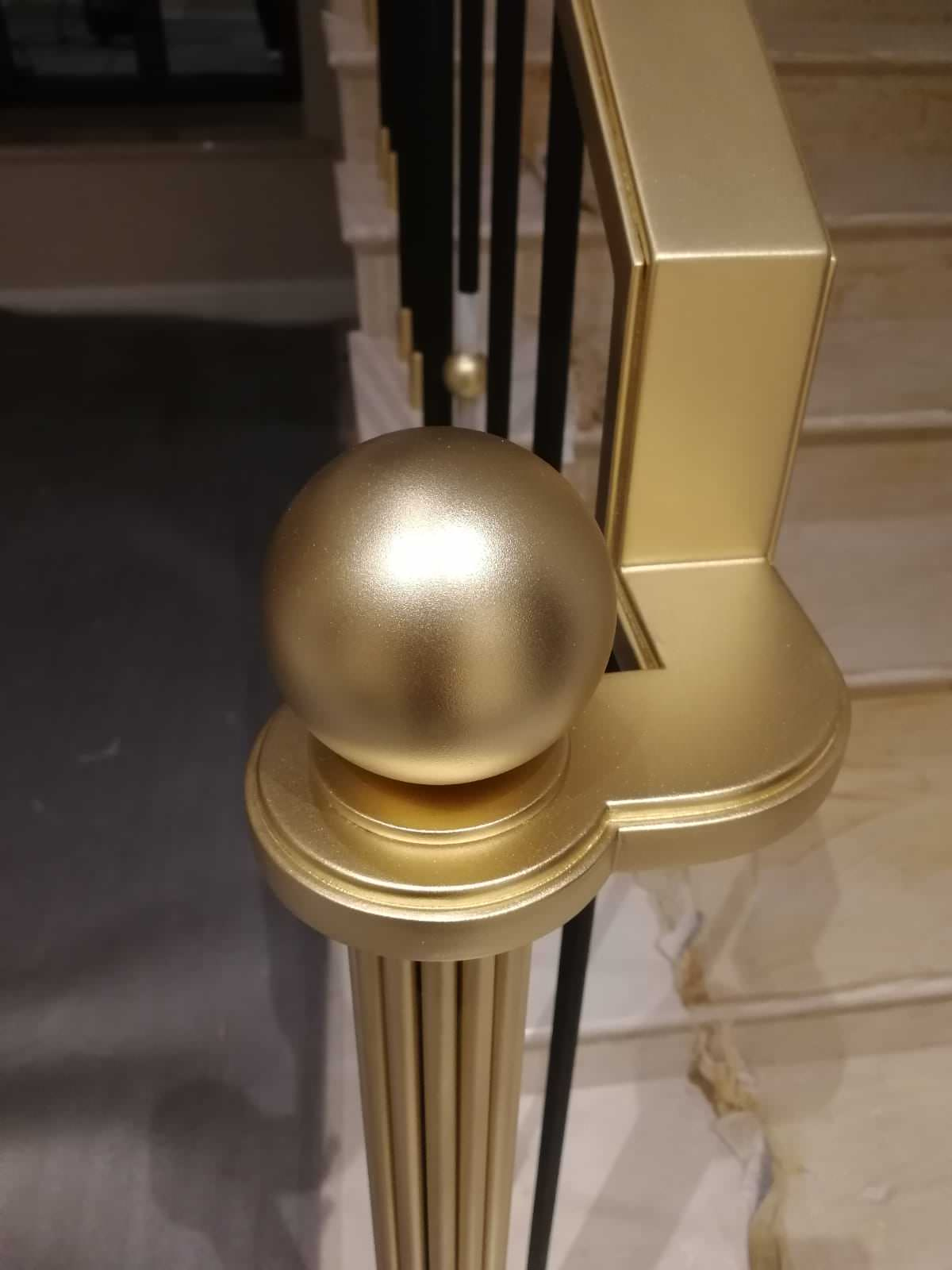 Лестницы из металла