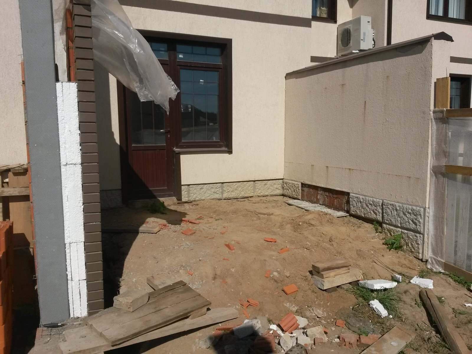 До и после: 9 соток — сад у смежных таунхаусов