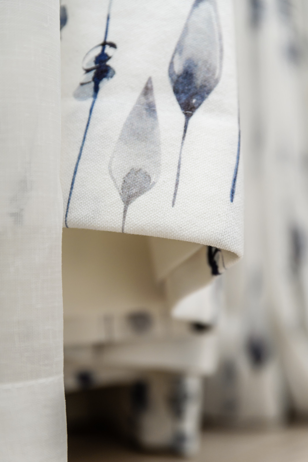 Съёмка штор в столовой загородного дома