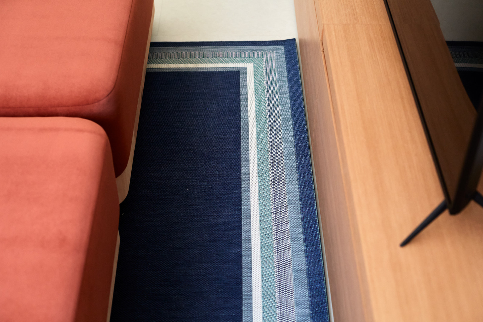 Дачный ответ с Konigin Insait White 60.