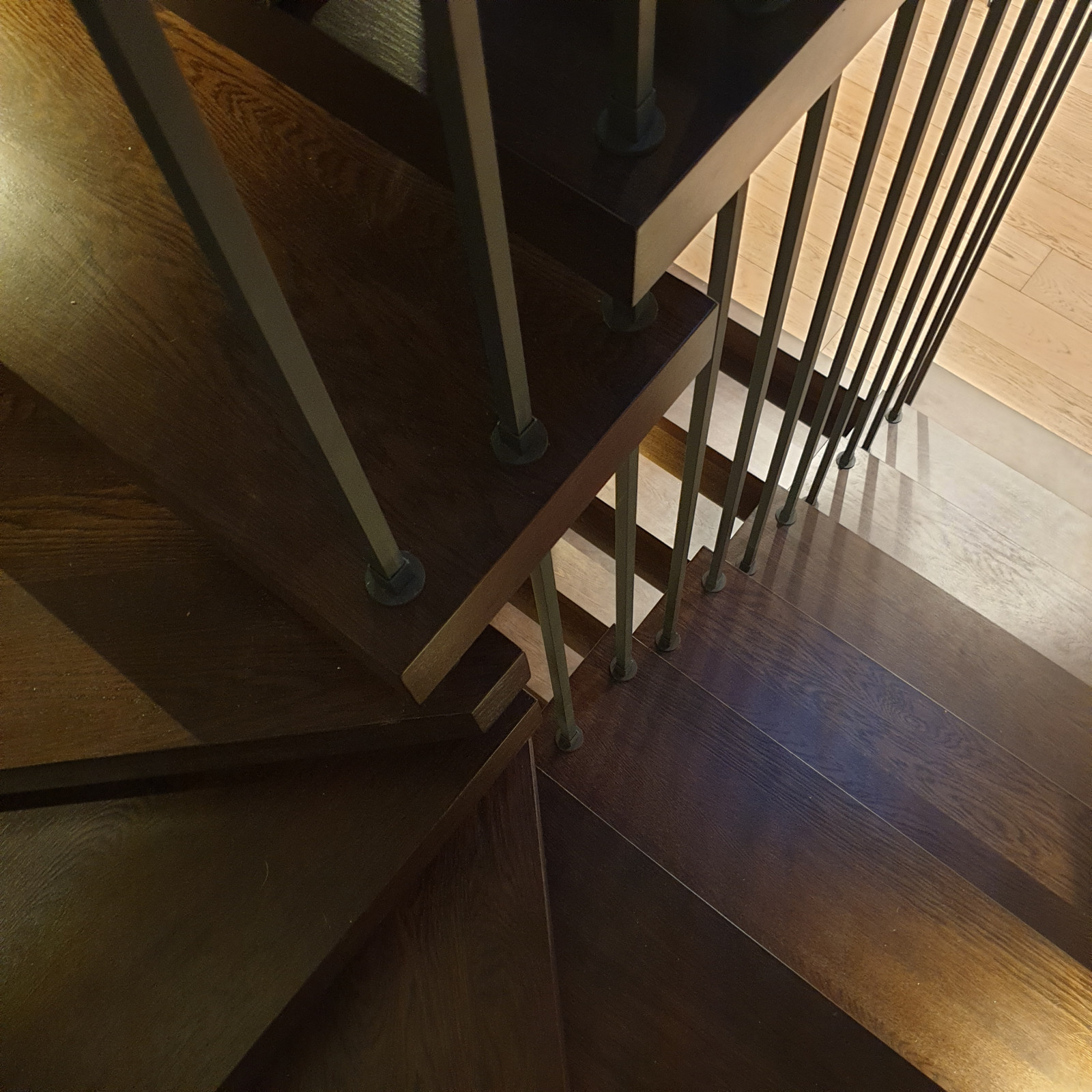 Лестницы из металла