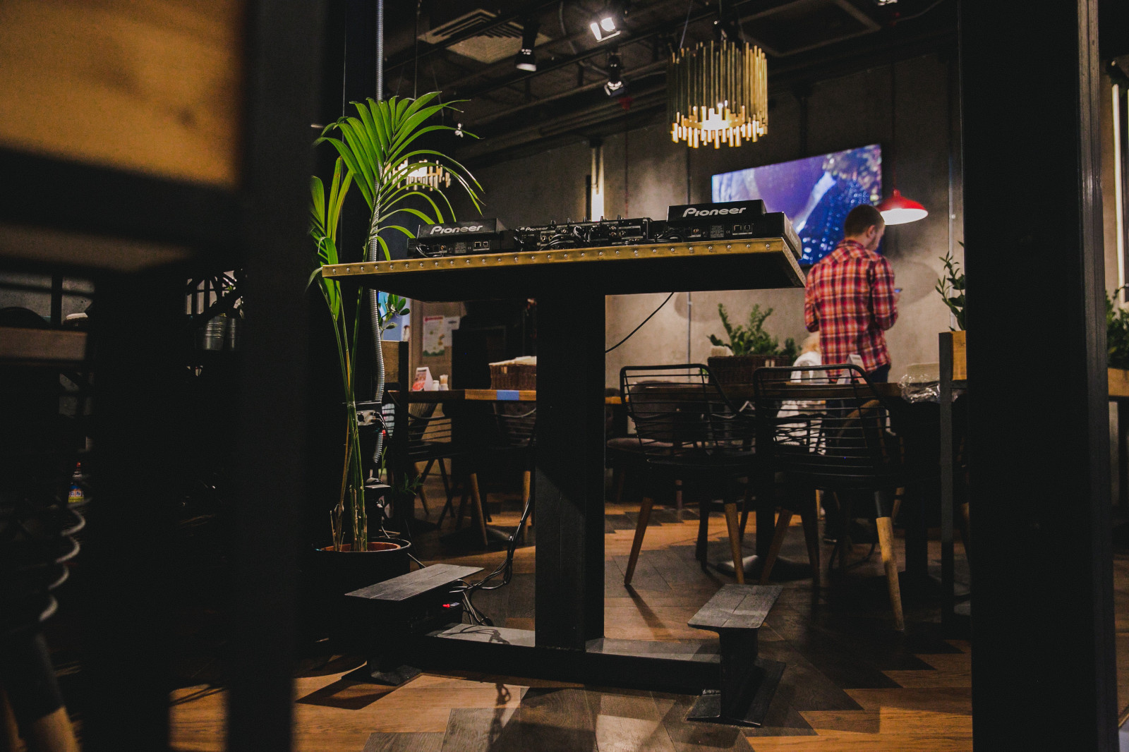 Мебель из металла