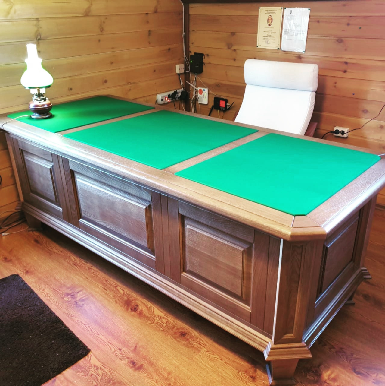 Обложка проекта: Письменный стол