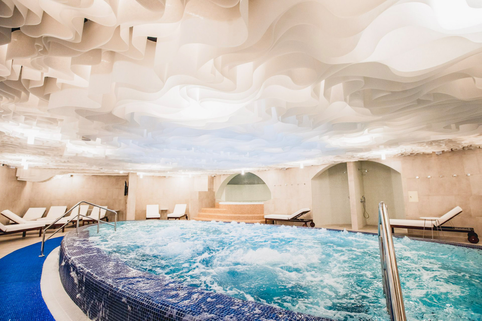 SAVOY, сеть центров спорта и здоровья