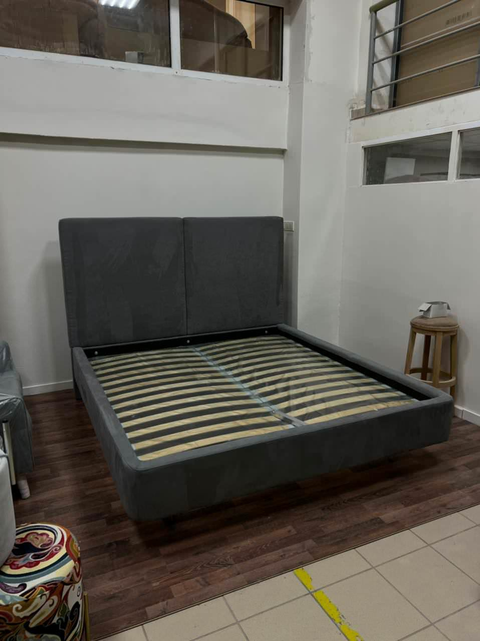 Кровать в спальню