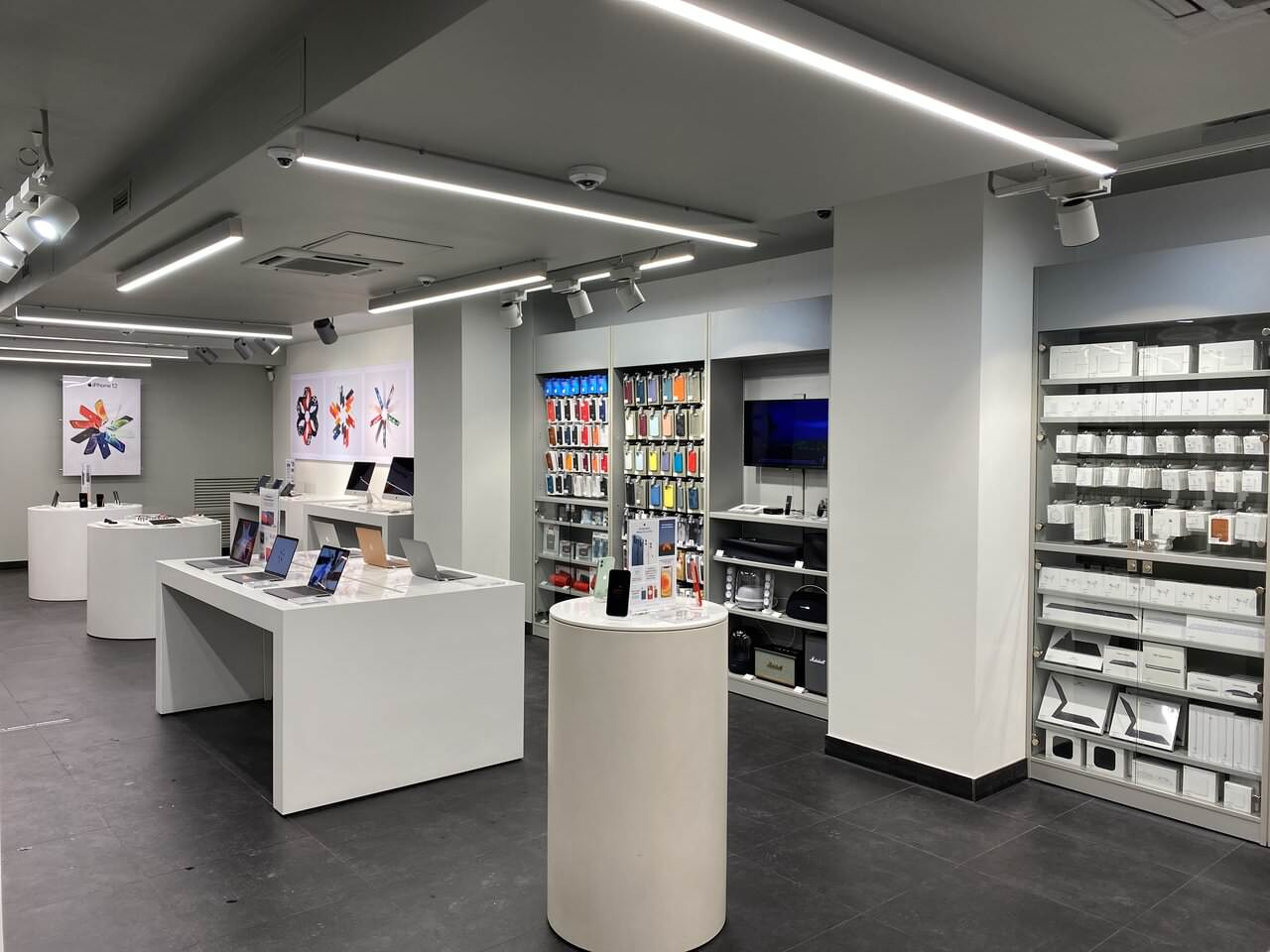 re:Store, сеть магазинов