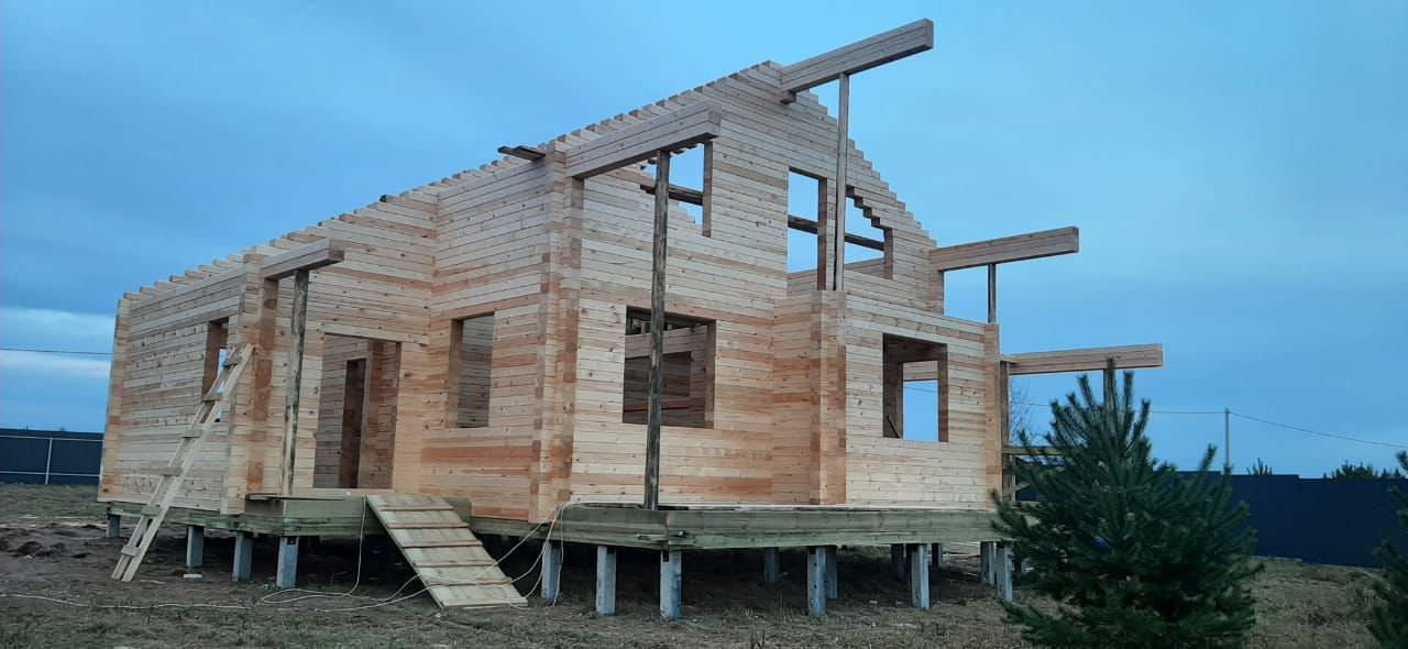 Дом из профилированного бруса по проекту "Зеленый бор"