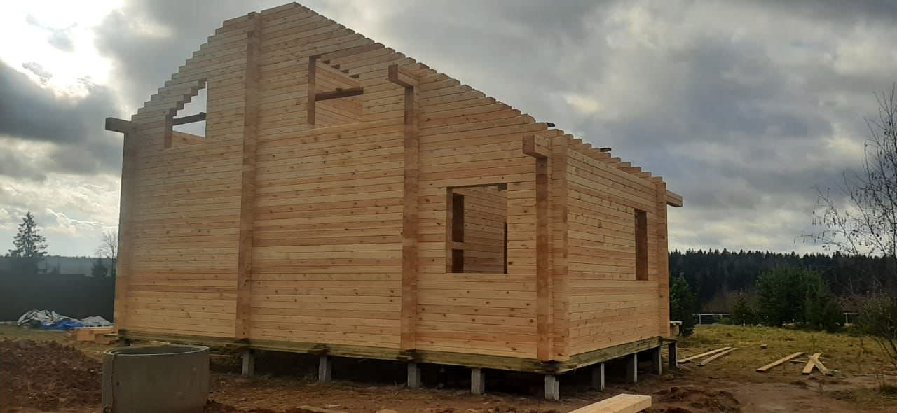 Дом из профилированного бруса по проекту "Зеленый бор"