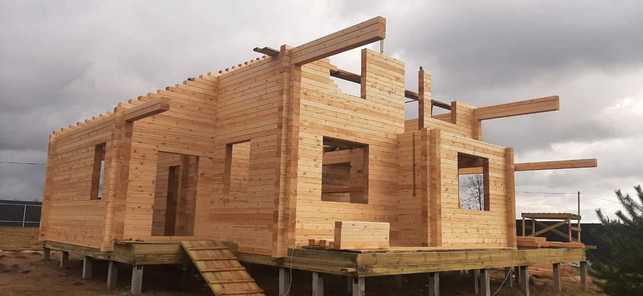 Дом из профилированного бруса по проекту "Зеленый бор"