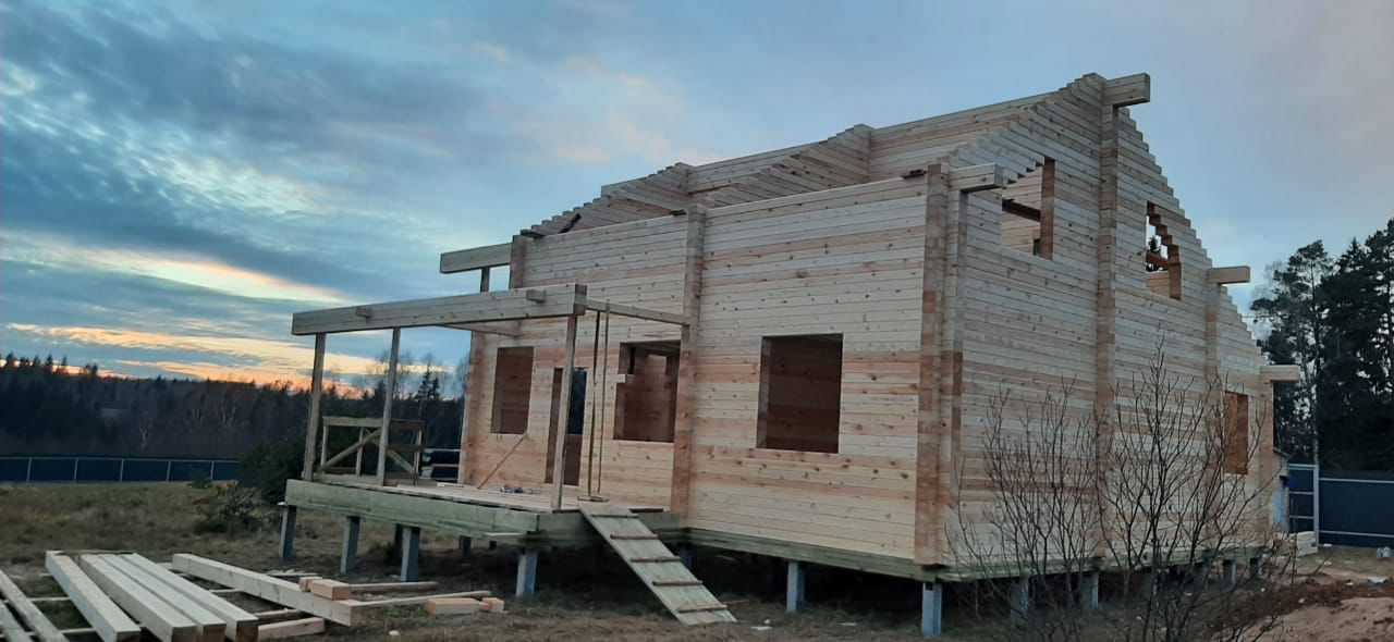 Дом из профилированного бруса по проекту "Зеленый бор"