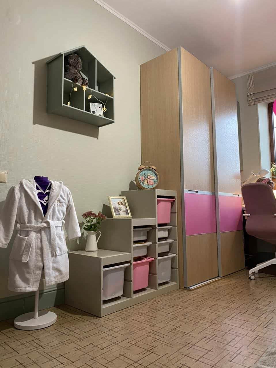Детская для девочки в гостевой комнате