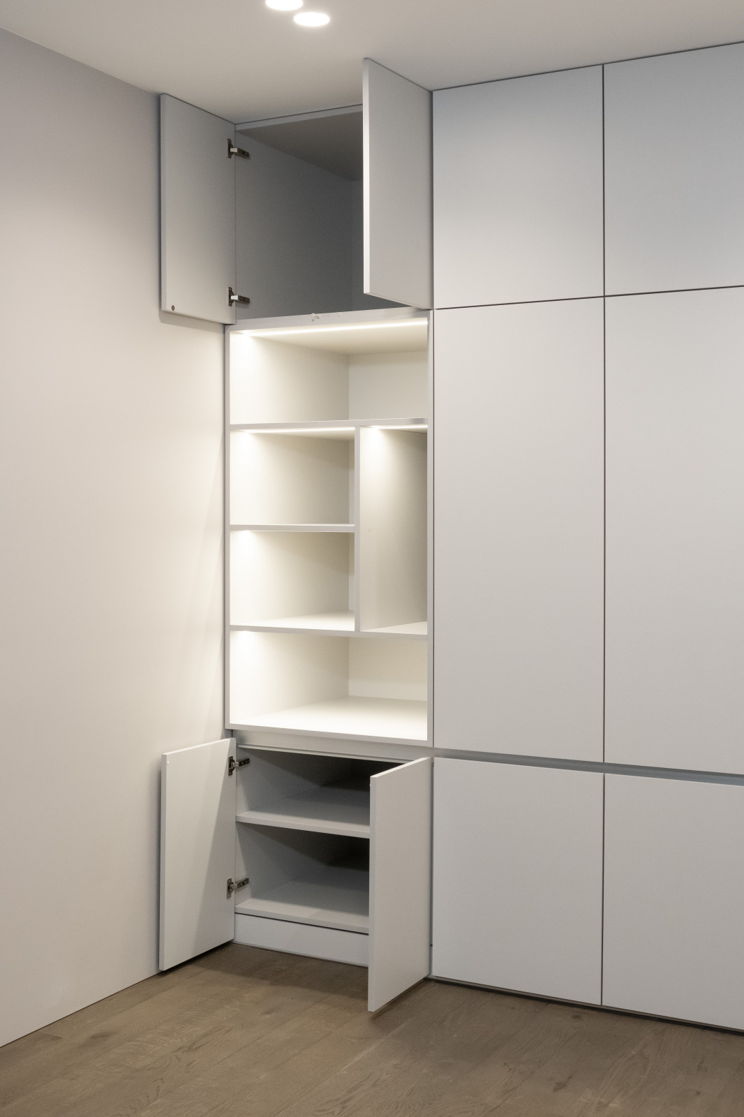 шкаф хайтек