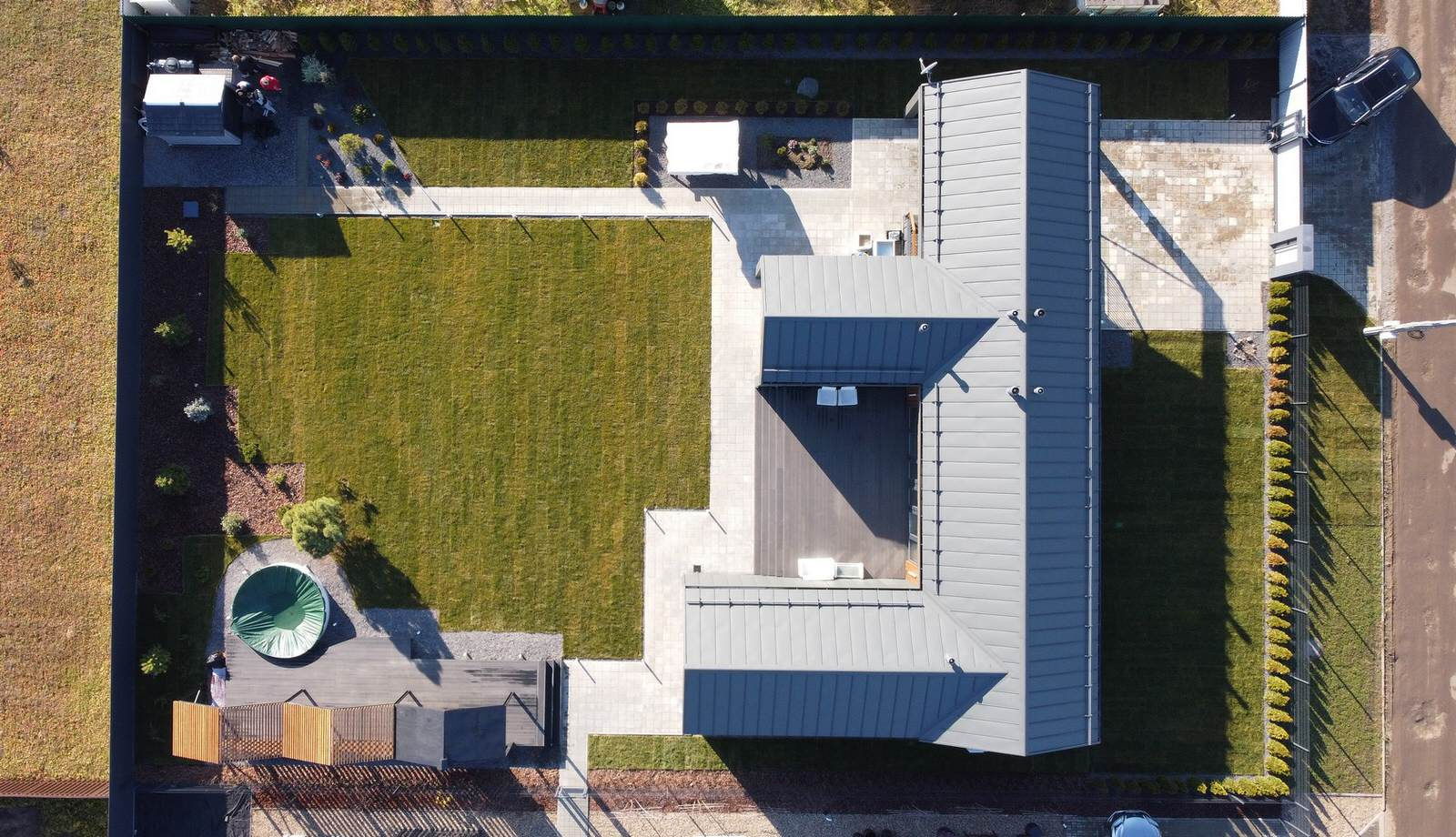 Загородный одноэтажный жилой дом