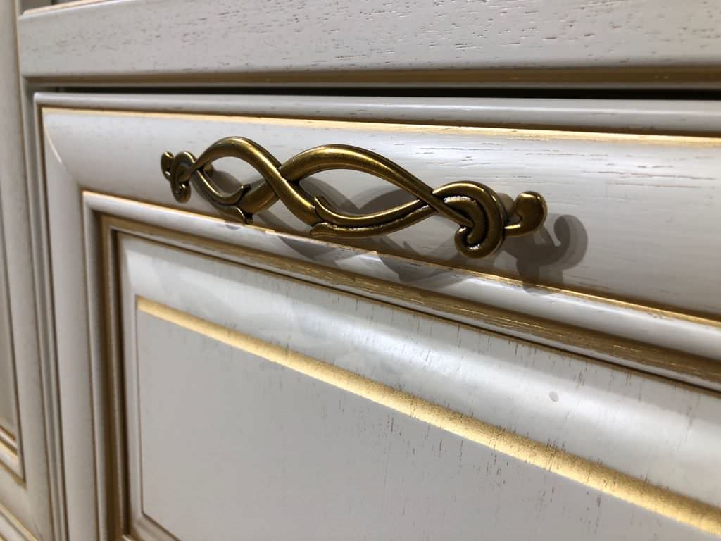 фасад и ручка-скоба