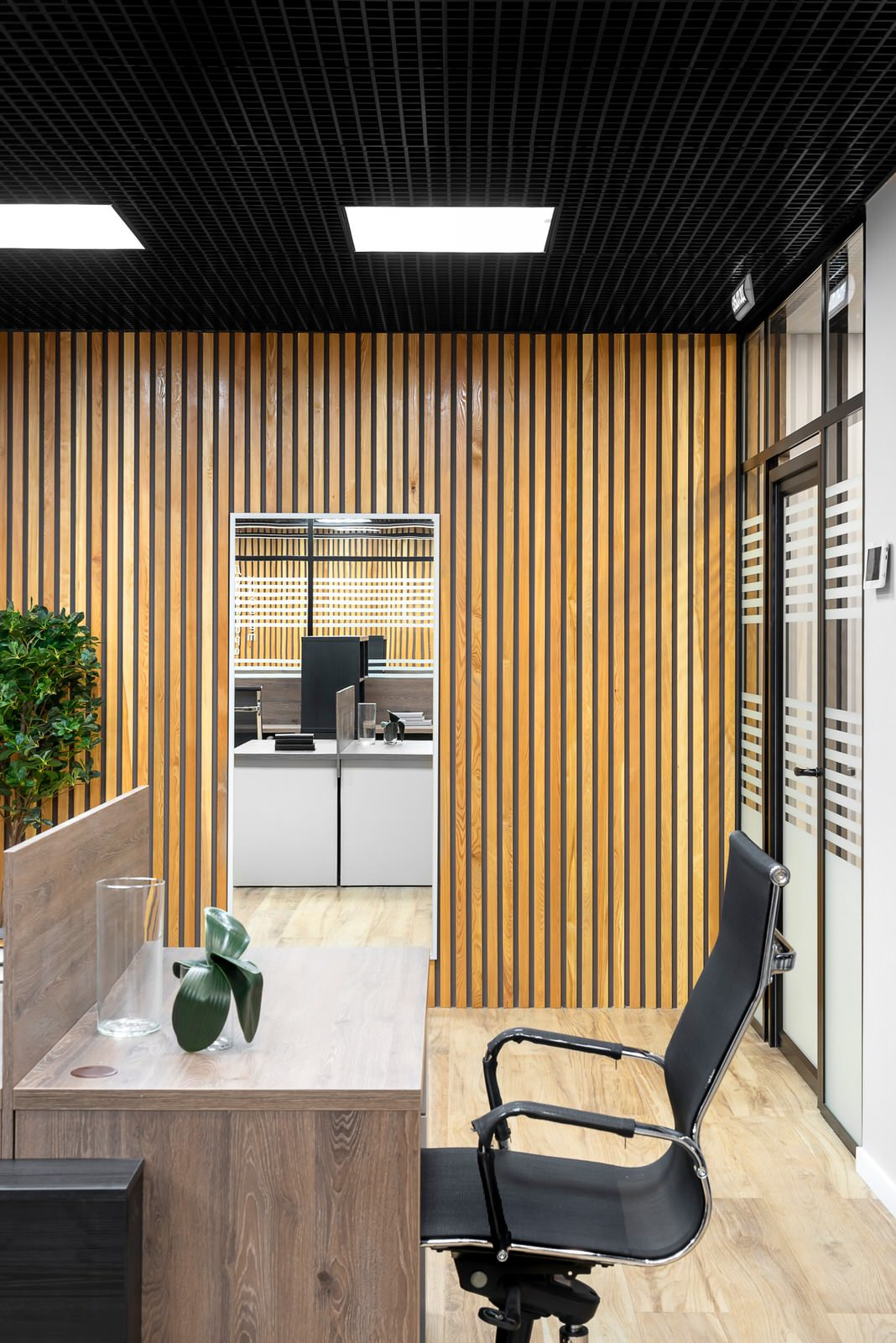 Реализованный дизайн проект офиса на ул. Космонавтов