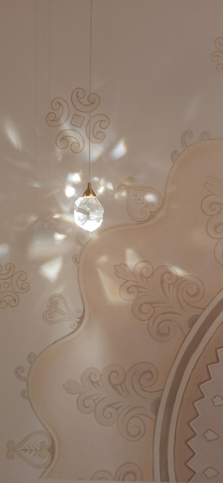 Роспись в интерьере "Солнечный щит"