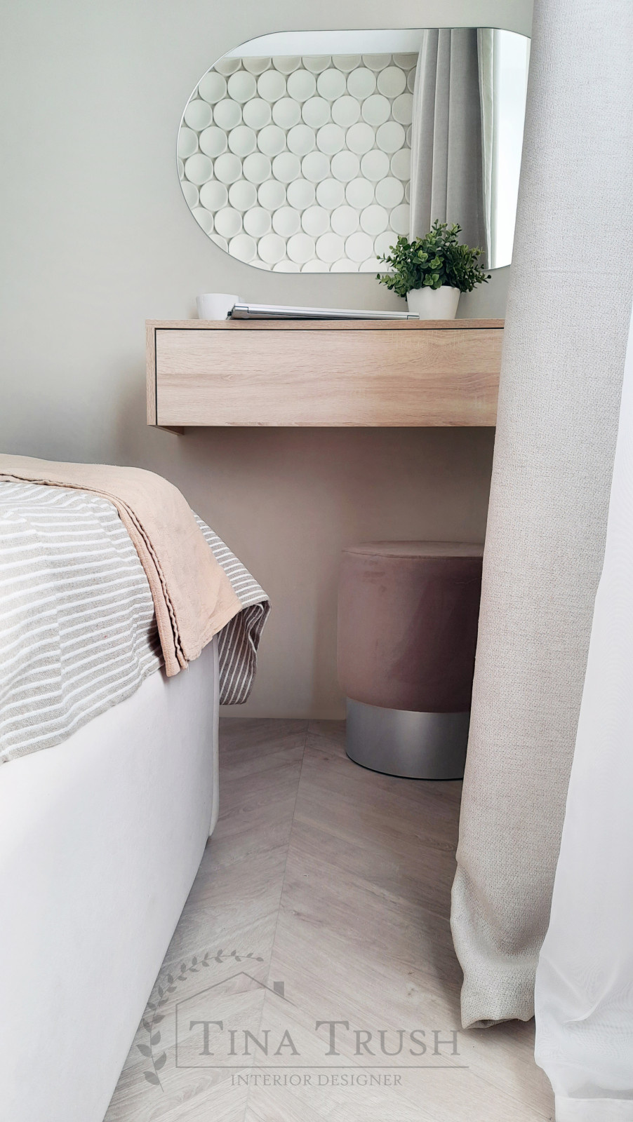 Спальня в бежевых тонах