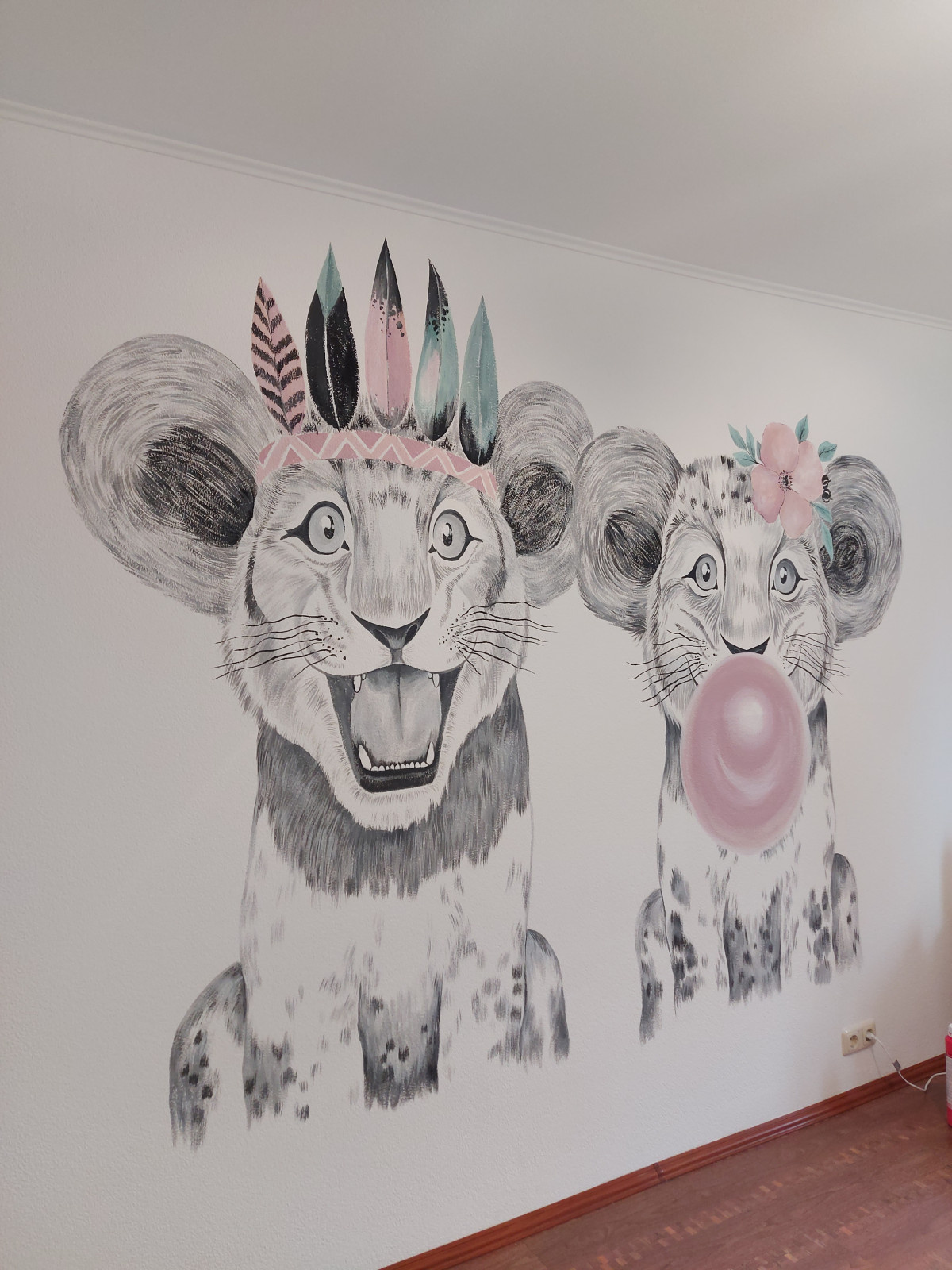 Роспись стены в детской " Львята"