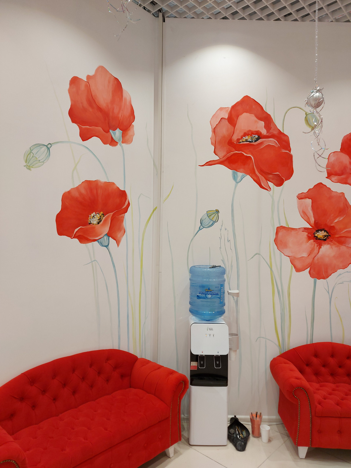 Роспись стены " Маки"